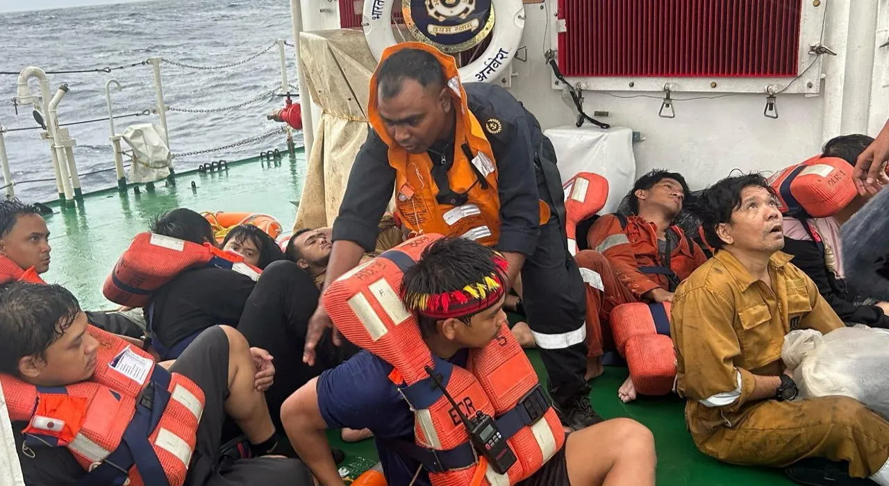 อินเดียระทึก เรือบรรทุกสารพิษจมกลางทะเล เตือนภัยชายฝั่งเกรละ หวั่นกระทบชีวิตคน-สัตว์ทะเล