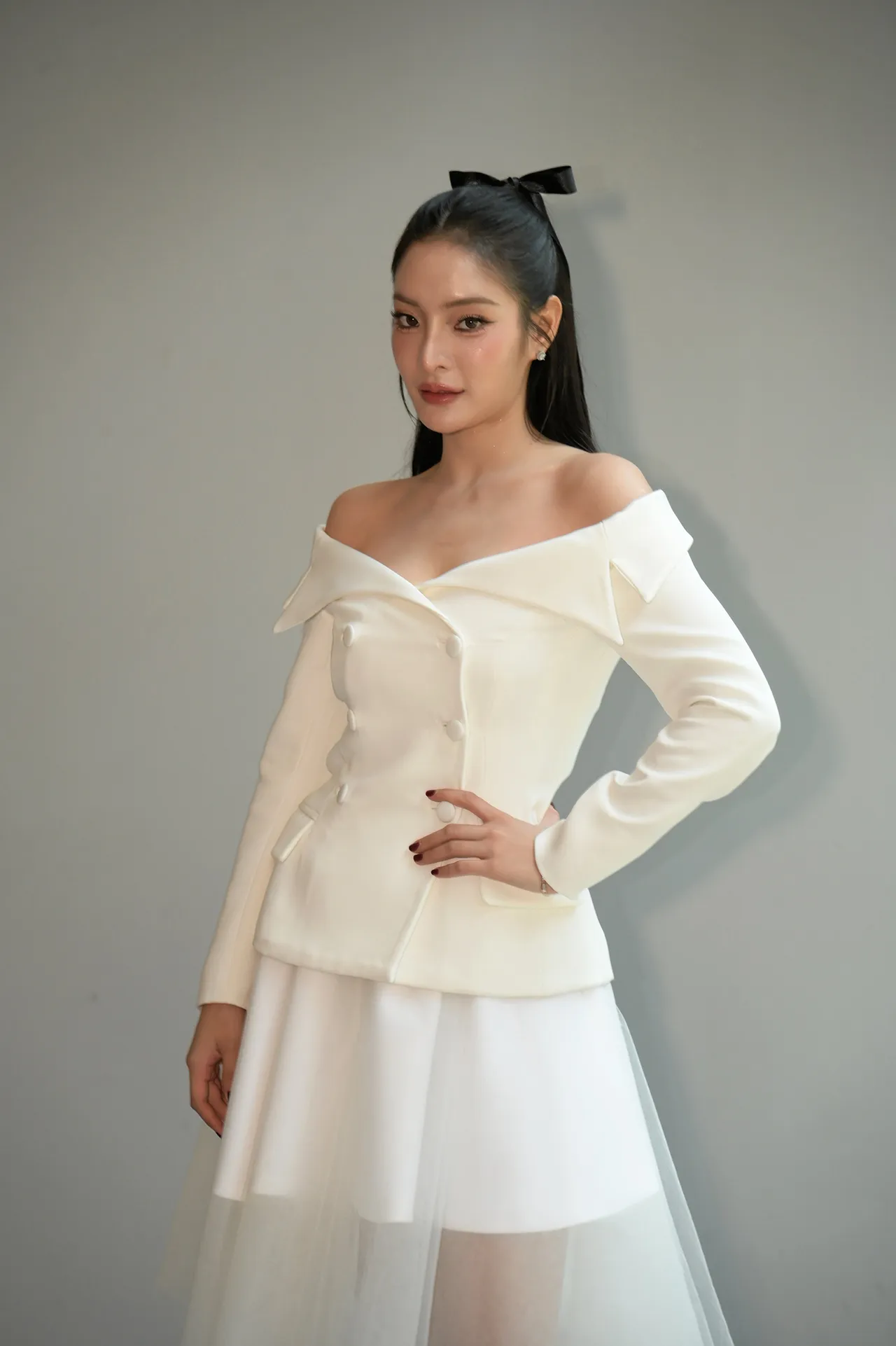 อายส์ อมิตา 