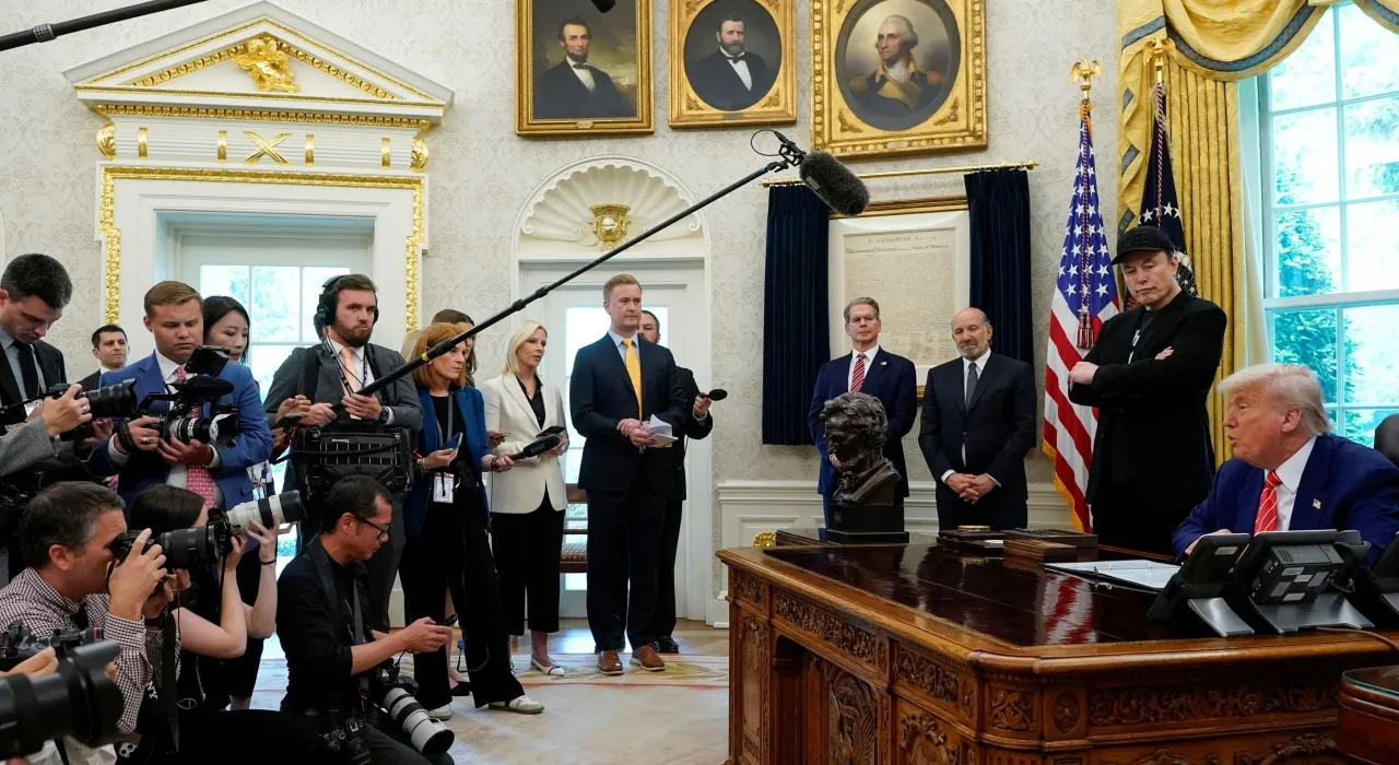 ทรัมป์มอบ "กุญแจทองคำ" ให้ อีลอน มัสก์ ตอบแทนช่วยงานรัฐบาล