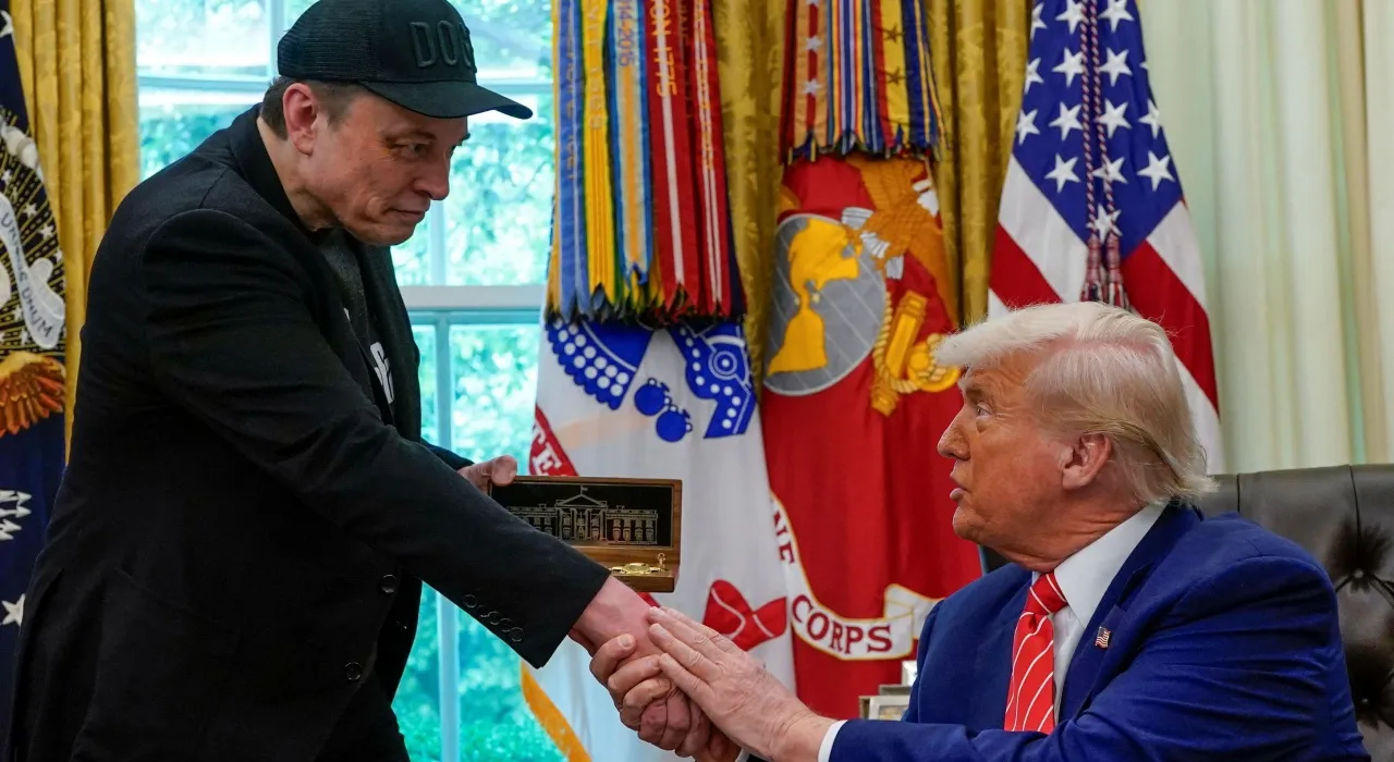 ทรัมป์มอบ "กุญแจทองคำ" ให้ อีลอน มัสก์ ตอบแทนช่วยงานรัฐบาล