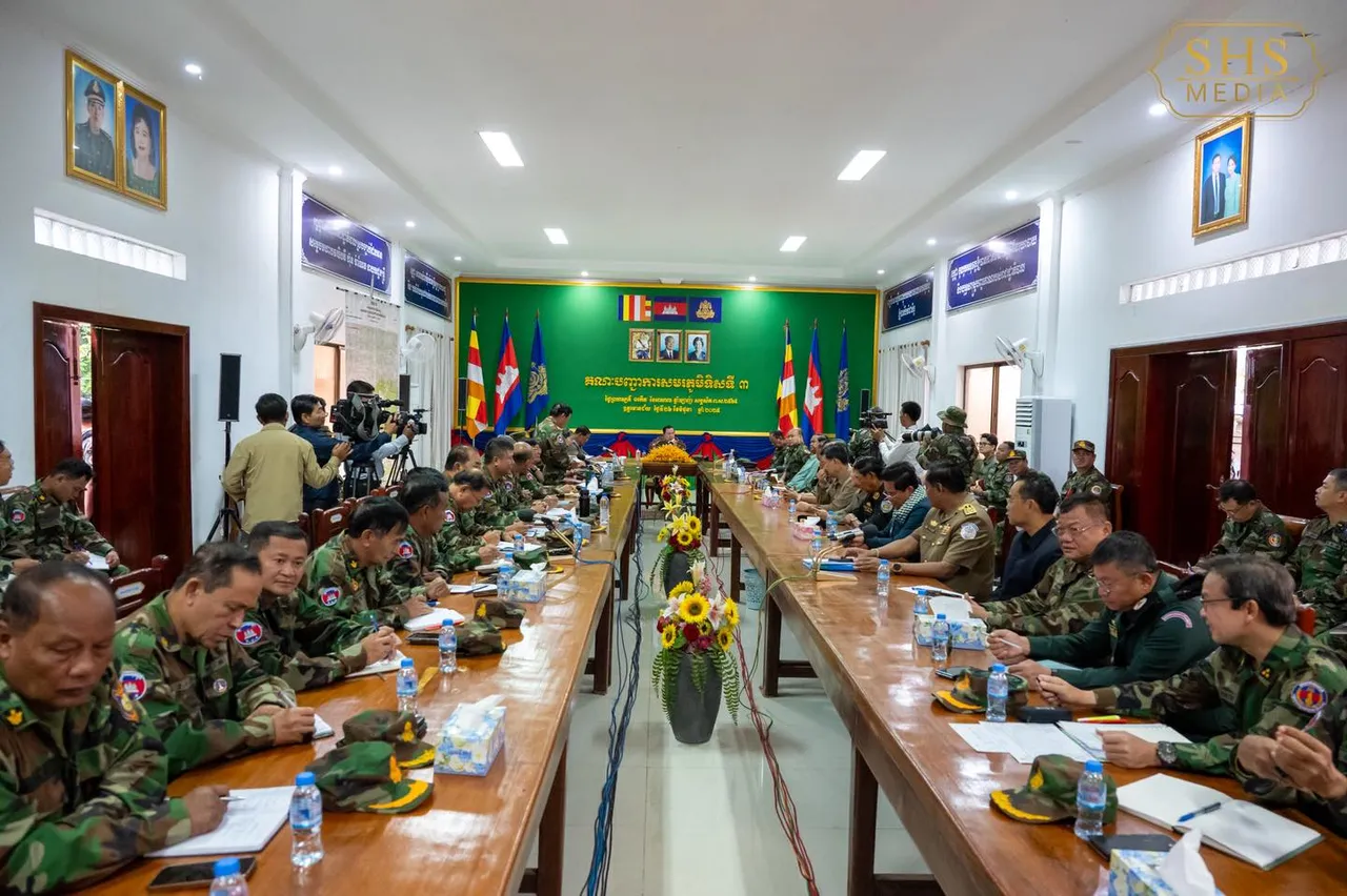 "ฮุน เซน" เดินทางตรวจเยี่ยมชายแดน รับตำแหน่ง เสธ.กองทัพ 