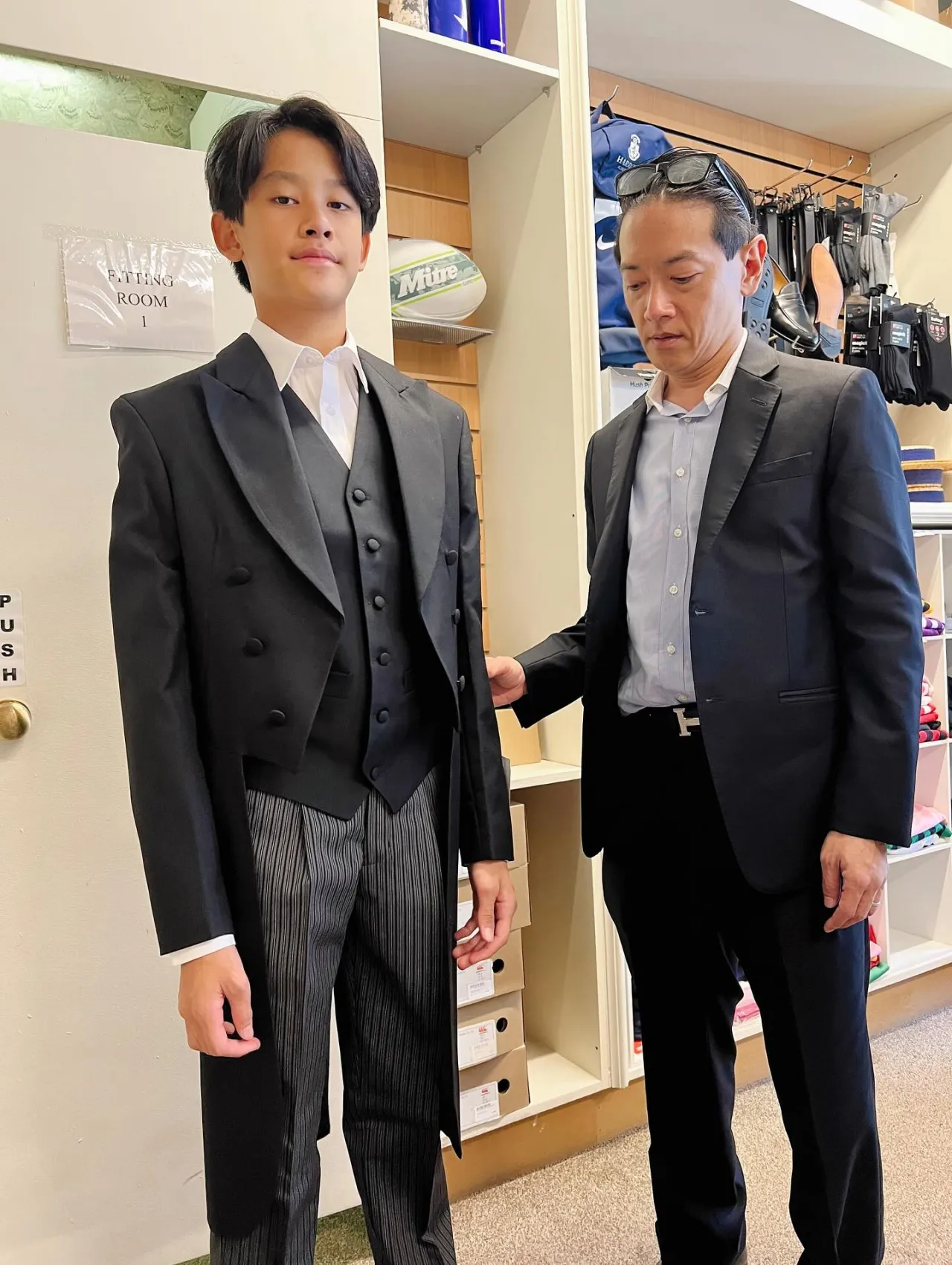 นาเดีย เผยภาพลูกชาย น้องนพ ไปเรียนต่อที่อังกฤษ ชุดยูนิฟอร์มสมฐานะโรงเรียนดัง