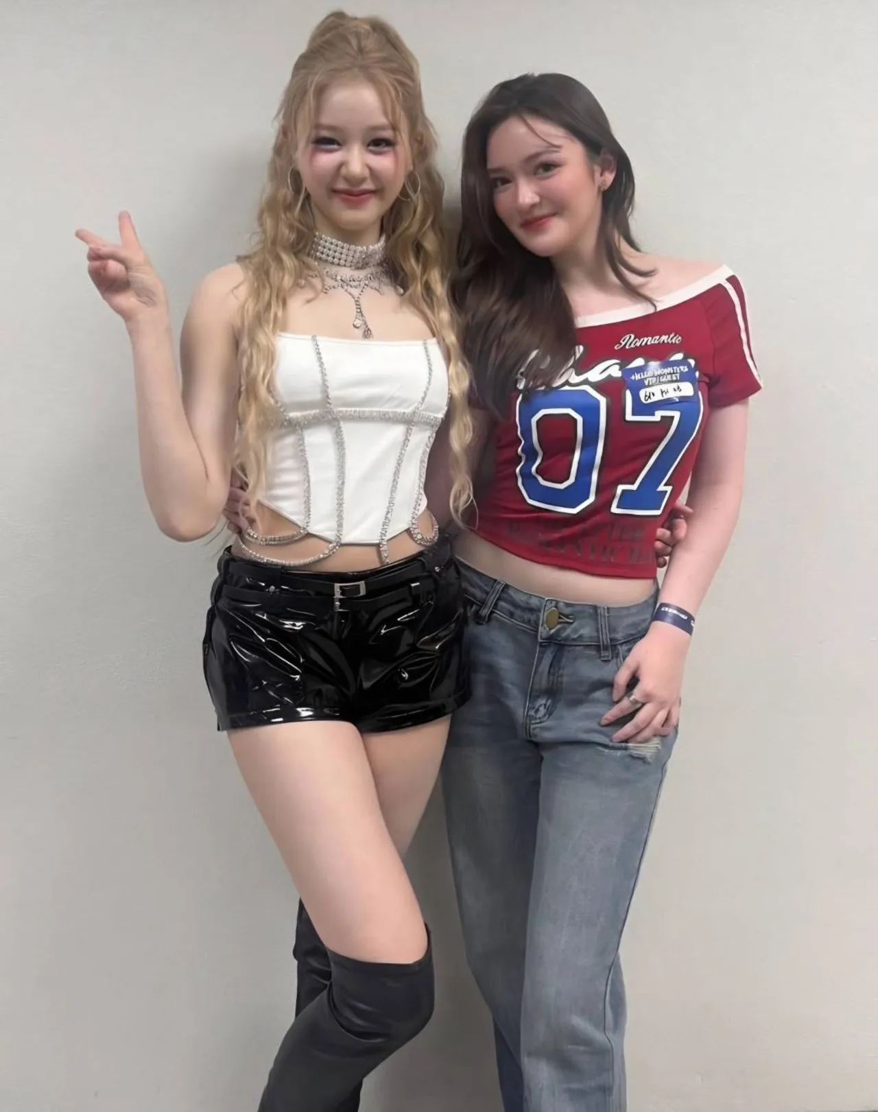 เดน่า แชะภาพคู่ แพร ภริตา BABYMONSTER 2 สาวเพื่อนสนิทน่ารักทั้งคู่