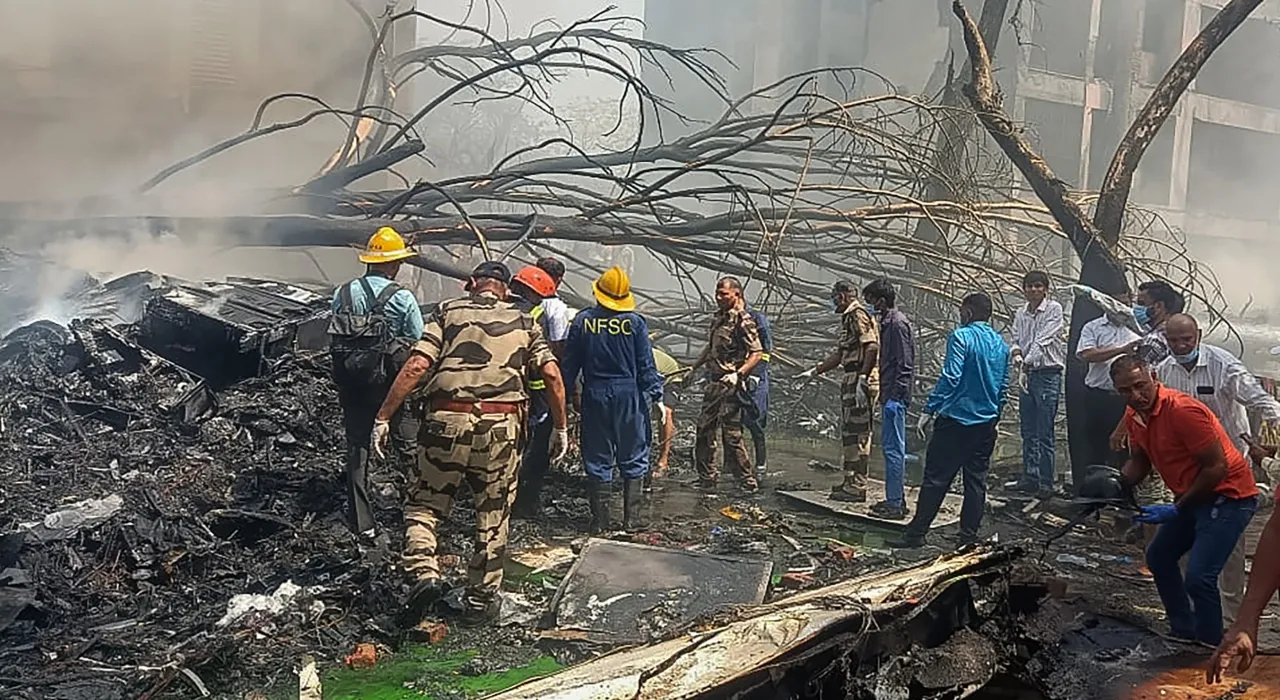 พบศพแล้วกว่า 200 ราย เหตุเครื่องบินแอร์อินเดียตกใส่โรงแรมที่พักของแพทย์