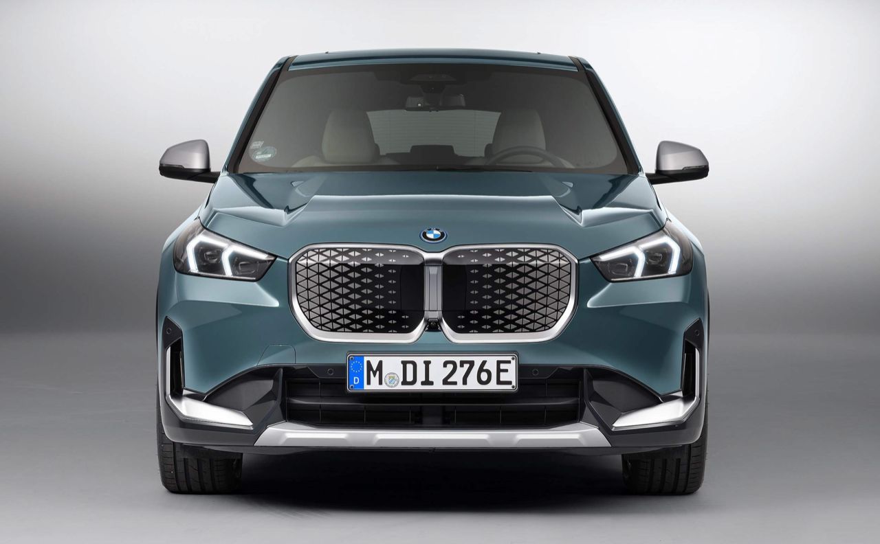 BMW iX1 L 2025: รถไฟฟ้า SUV พลังงานเต็มรูปแบบ เตรียมเปิดตัวในไทย กรกฎาคมนี้! ดีไซน์หรู นั่งสบาย ขับสนุก!