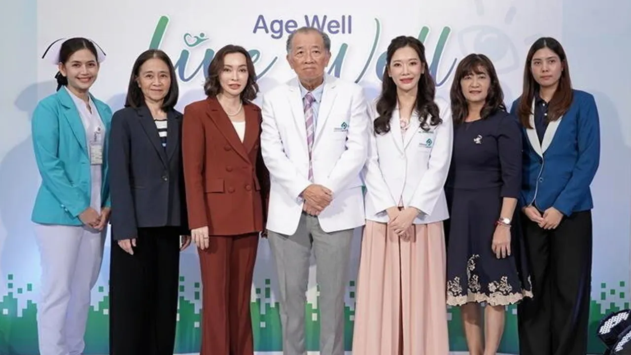 ระวังงูสวัด นพ.ชัยสิทธิ์ คุปต์วิวัฒน์ จัดกิจกรรม “Age Well Live Well” เพื่อให้ความรู้ด้านสุขภาพการป้องกันโรคงูสวัด ภัยใกล้ตัวของผู้มีอายุตั้งแต่ 50 ปีขึ้นไป โดยมี ญาดา พัฑฒฆายน,พญ.ฤทัยรัตน์ วินิจฉัย และ พิมลวรรณ หุ่นทองคำ มาร่วมงานด้วย ที่โรงพยาบาลวิภาวดี วันก่อน.