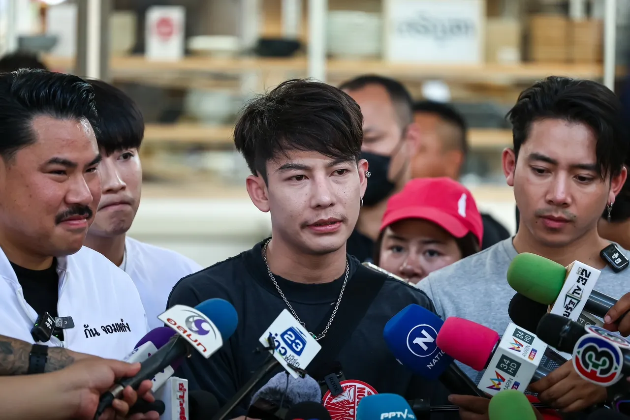 3 ศิลปินฮีลใจญาติ เฝ้ารอความหวังตึก สตง. ถล่ม