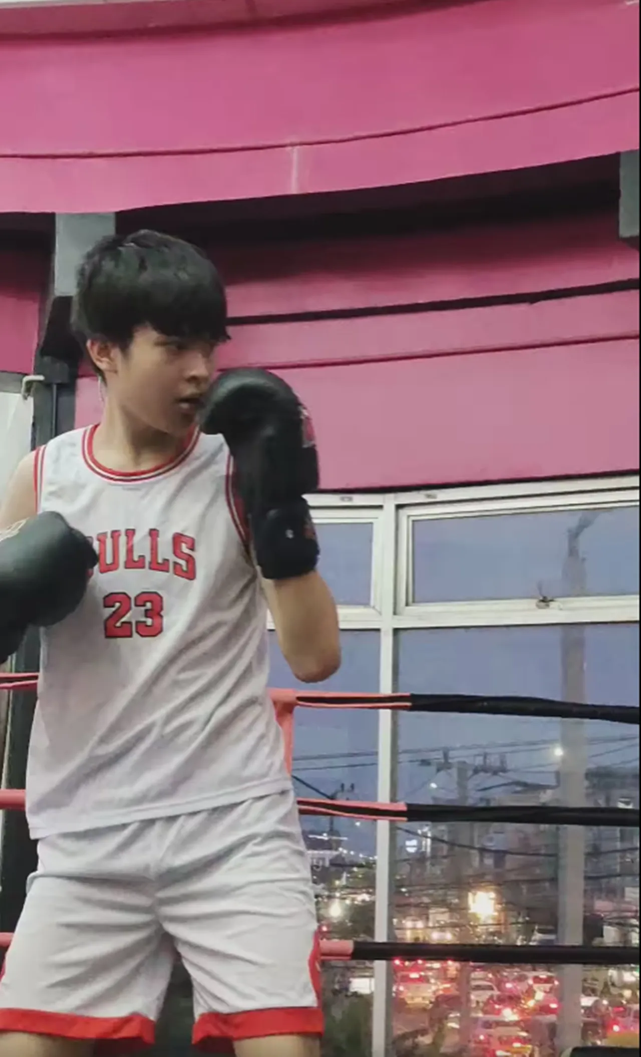 น้องฑีฆายุ เรียนต่อยมวย หล่อเท่มาก แต่เจอคนติงเรื่องกล้าม แอนนี่ บรู๊ค รีบชี้แจง