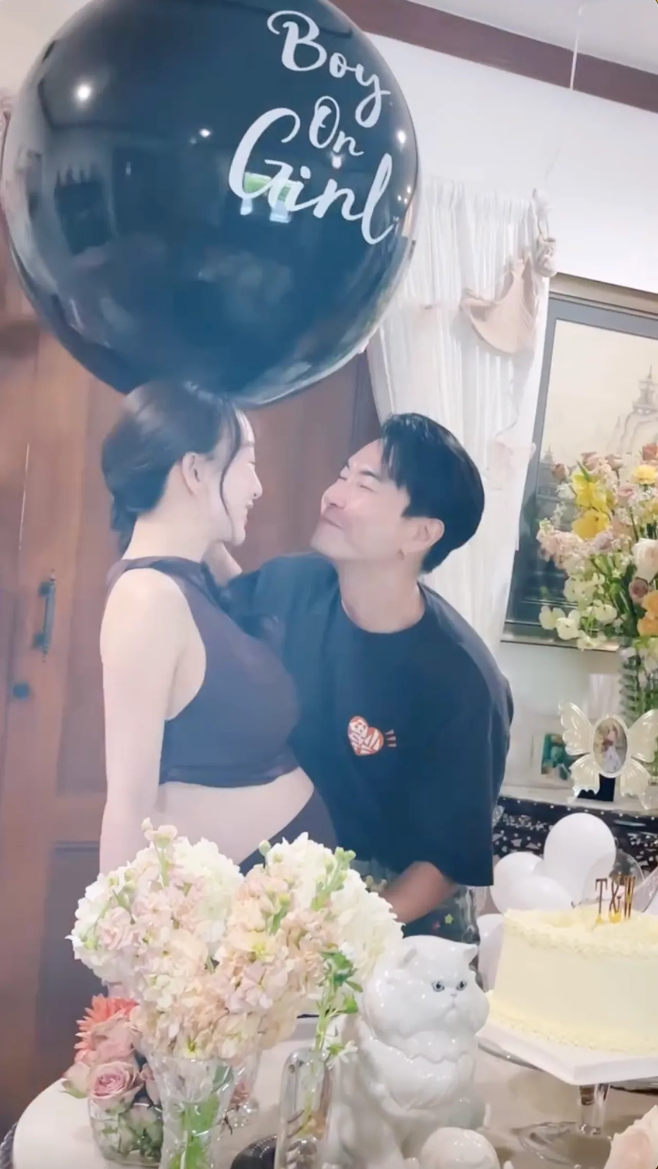 สุดอบอุ่นและลุ้นกันตัวโก่ง ตู่-มาวิน จัดปาร์ตี้เฉลยเพศลูกทายาทมาลีนนท์คนต่อไป