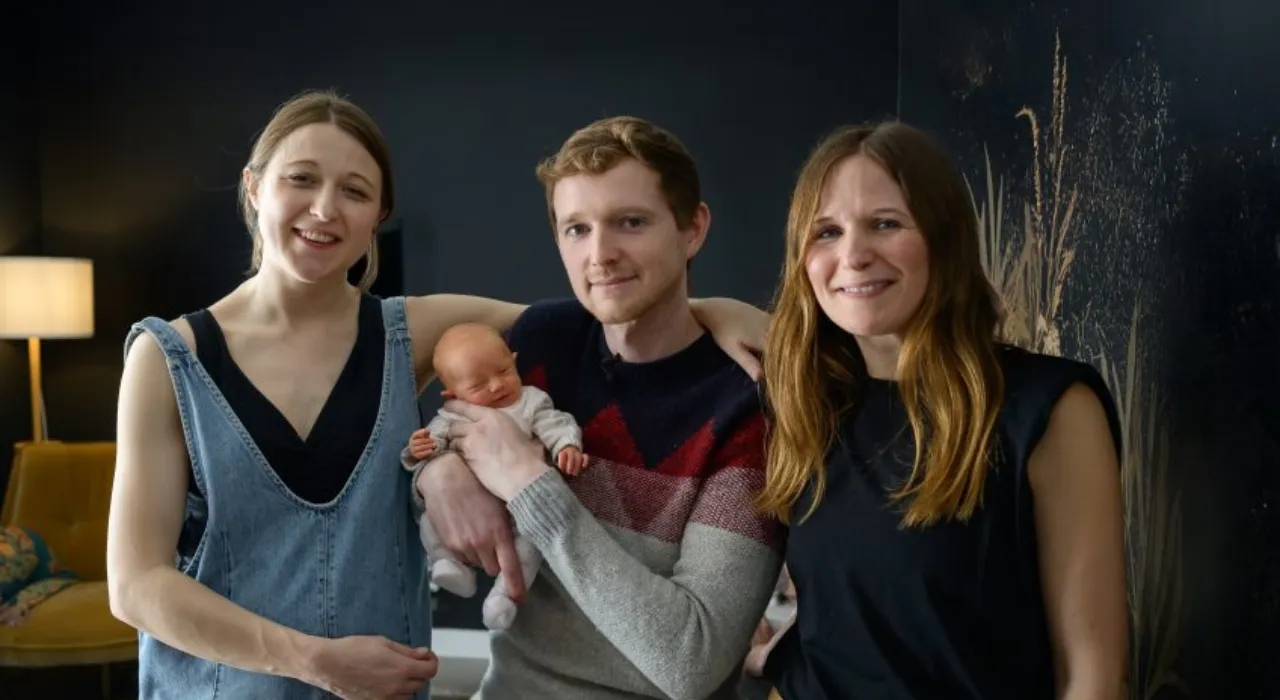 ฮือฮา ทารกเกิดจากแม่ซึ่งได้รับการปลูกถ่ายมดลูกคนแรกในอังกฤษ