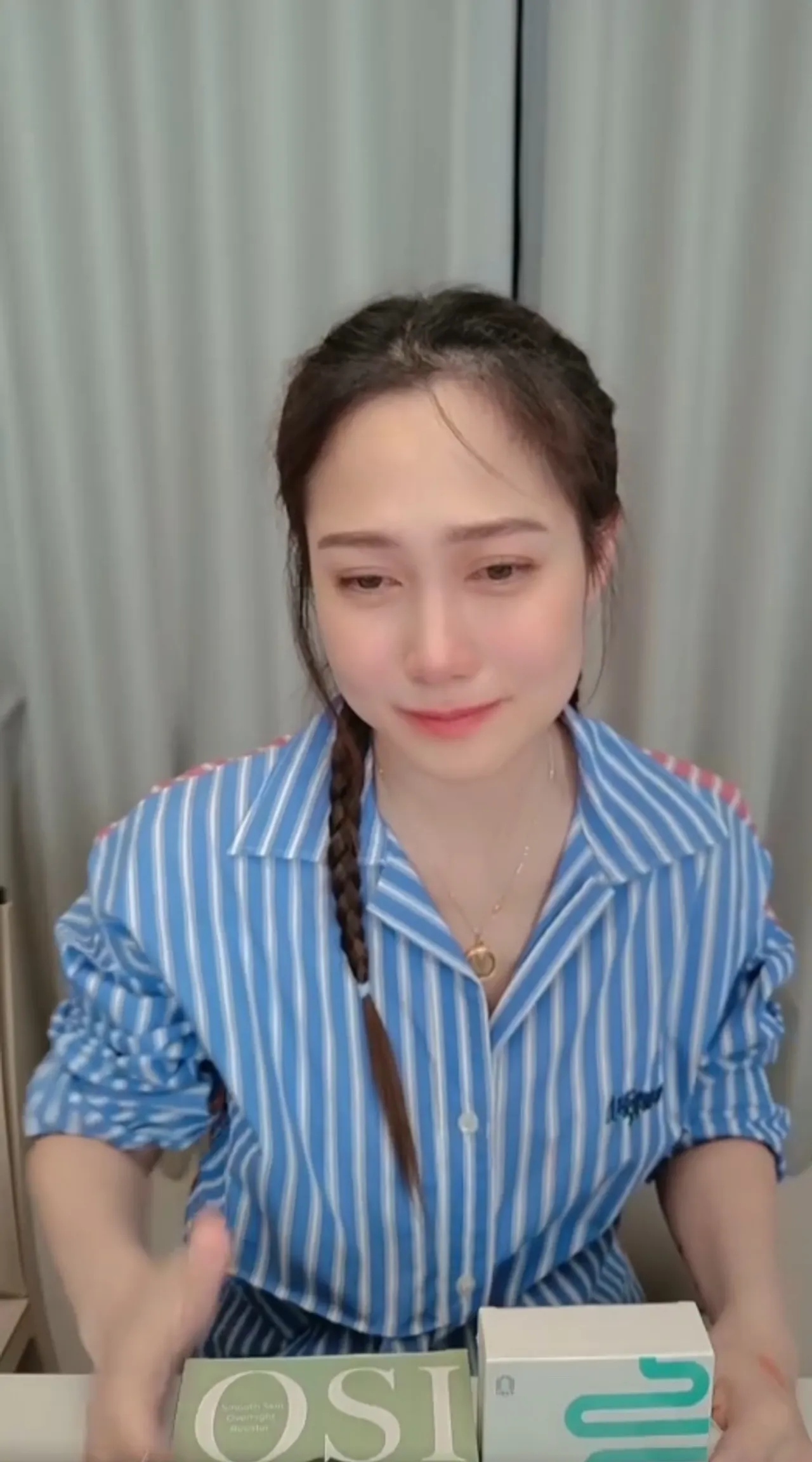 เกิดอะไรขึ้น ไฮโซน้ำหวาน ร้องไห้กลางไลฟ์ แฟนๆ เป็นห่วงแห่ส่งกำลังใจ