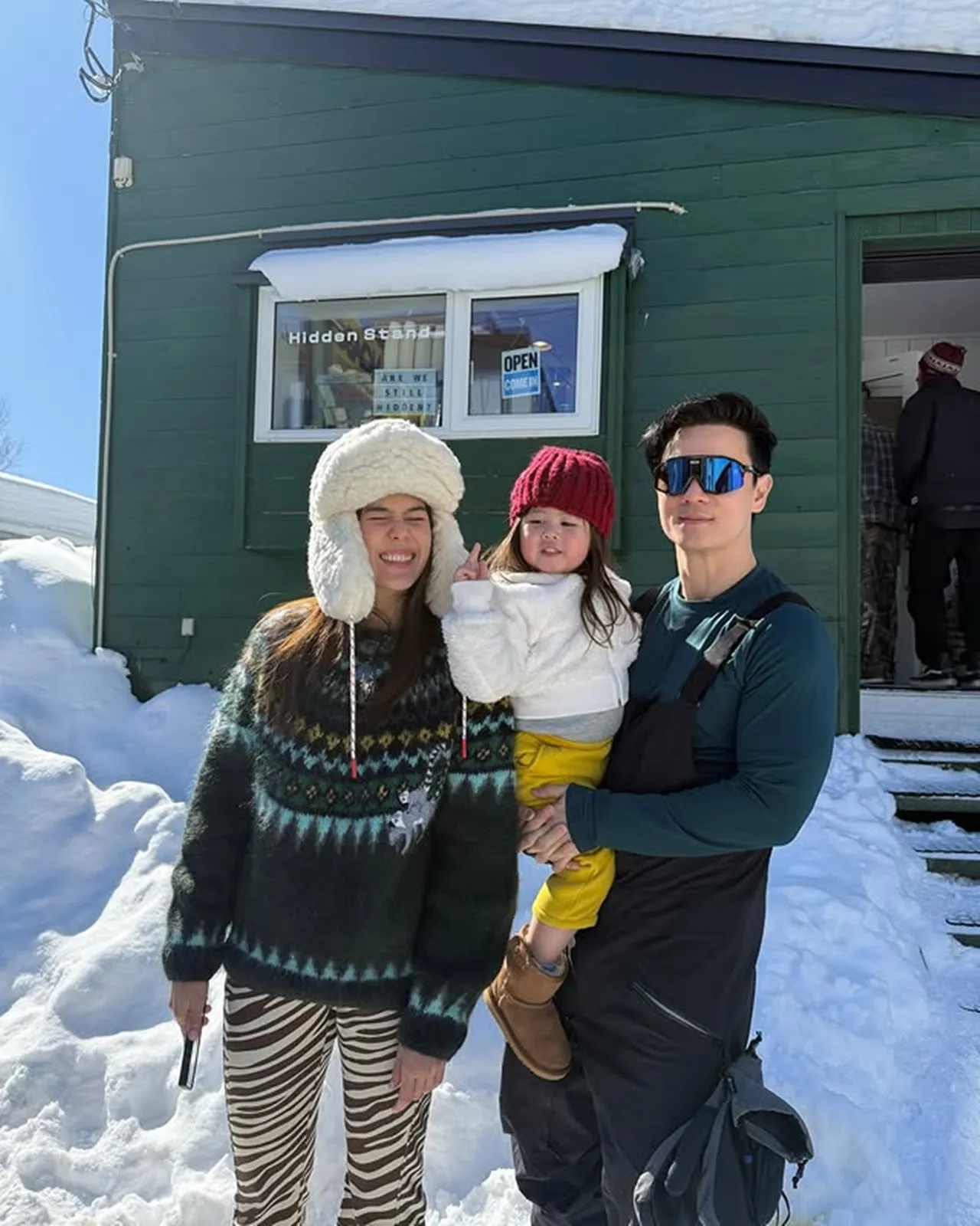 แม่ชมพู่ อุ้ม น้องเกล วิ่งลงจากชั้น 47 ขณะเกิดแผ่นดินไหว พ่อน็อต ลงคลิปเด็กๆ ปลอดภัยดี