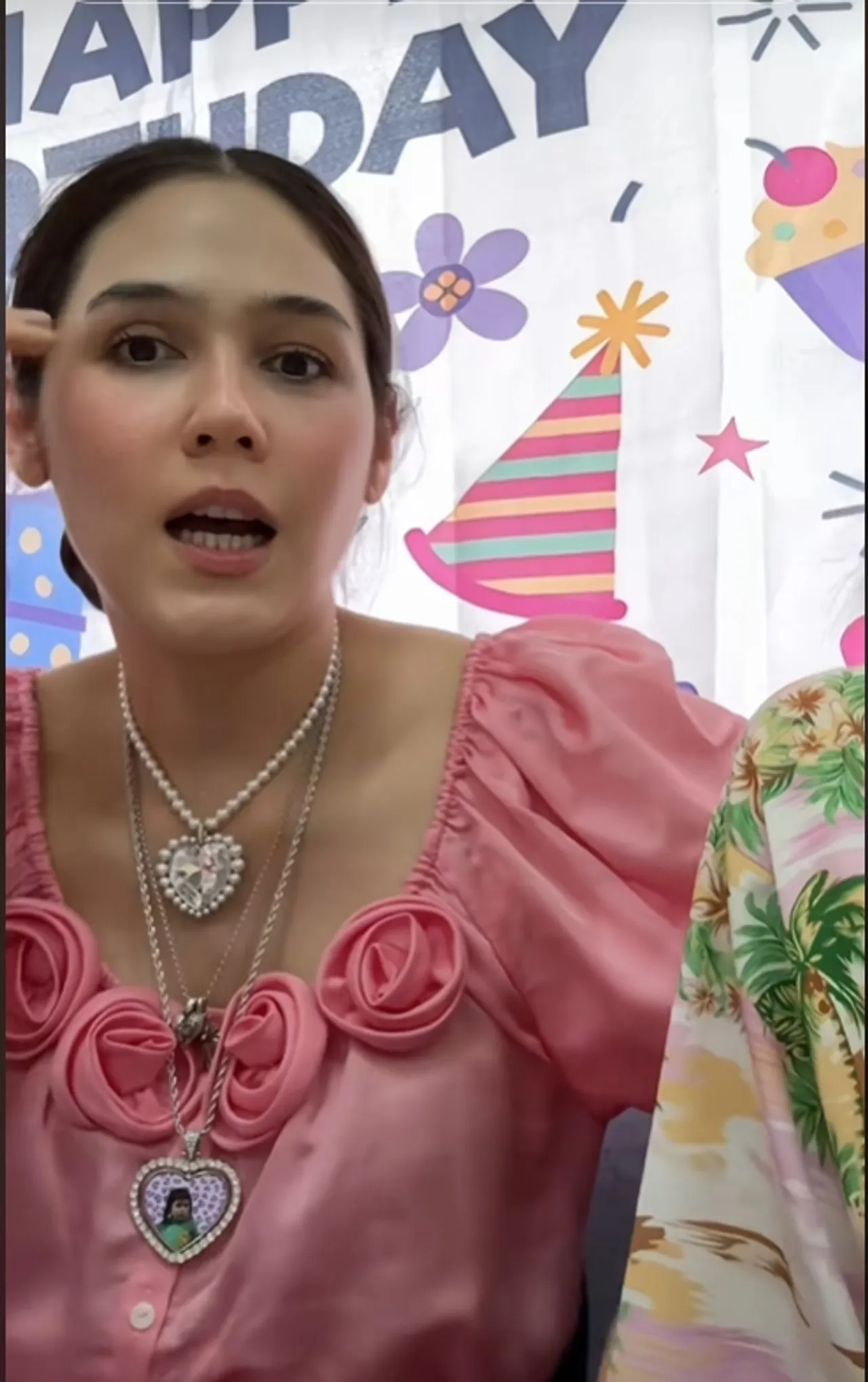 ชมพู่ อารยา เล่านาทีอุ้มลูกลงคอนโดฯ หลังแผ่นดินไหว จำไม่ได้ใส่กางเกงตอนไหน