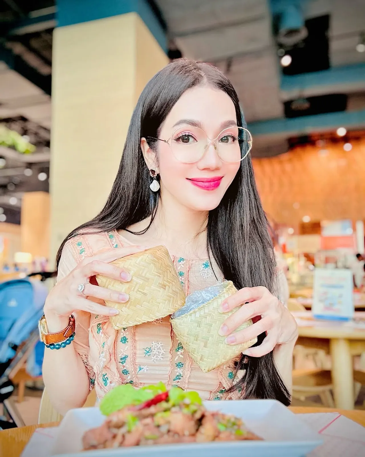 อ๋อม สกาวใจ เปิดเลขที่ได้จากน้องกระดิ่ง โชว์เลขทะเบียนรถสวยๆ