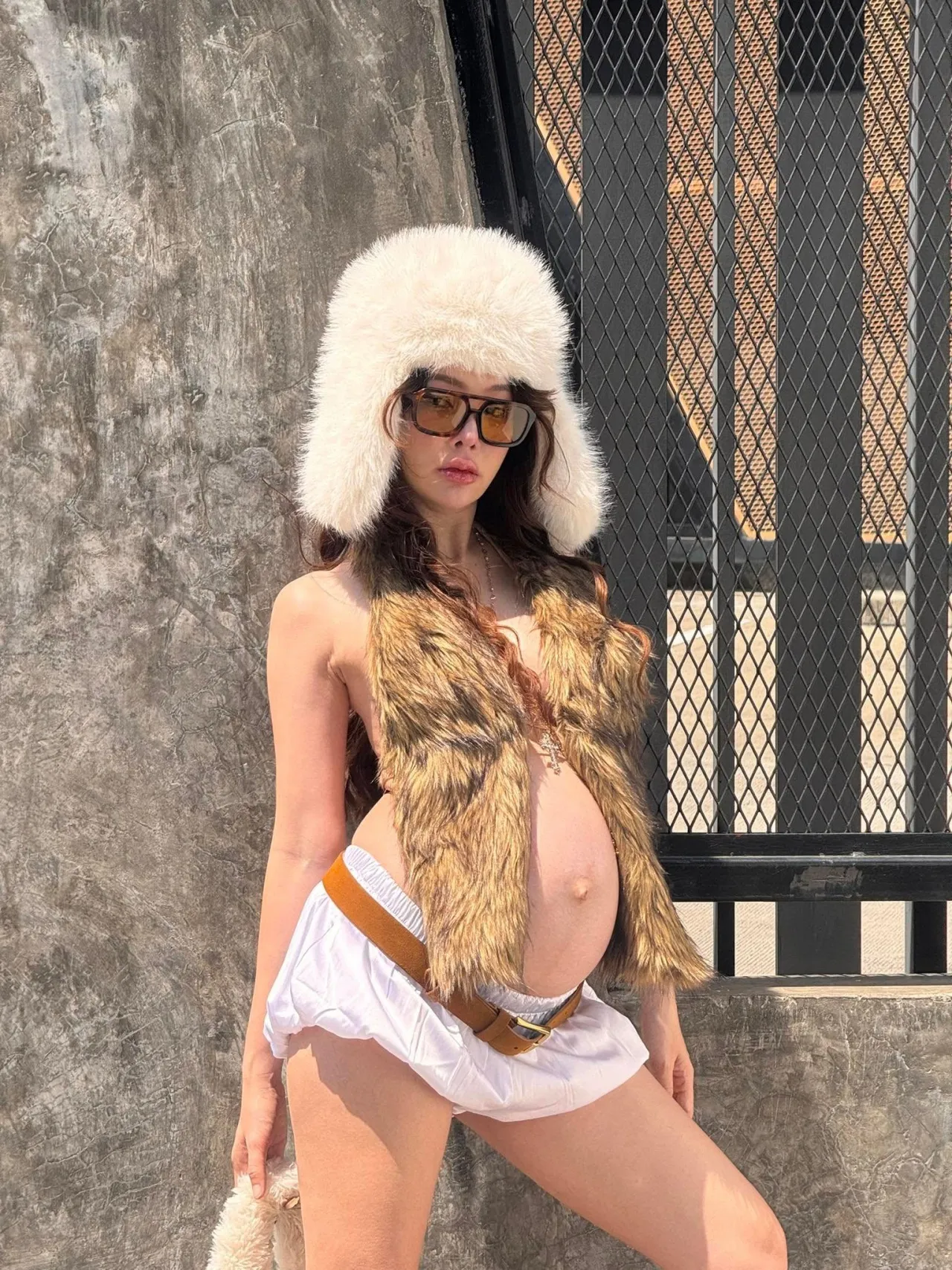 ปุ้มปุ้ย พรรณทิพา ใส่เดรสเว้าช่วงท้องอวดท้องโตสุดแซ่บ แต่เจอวิจารณ์แต่งตัวน่าเกลียด