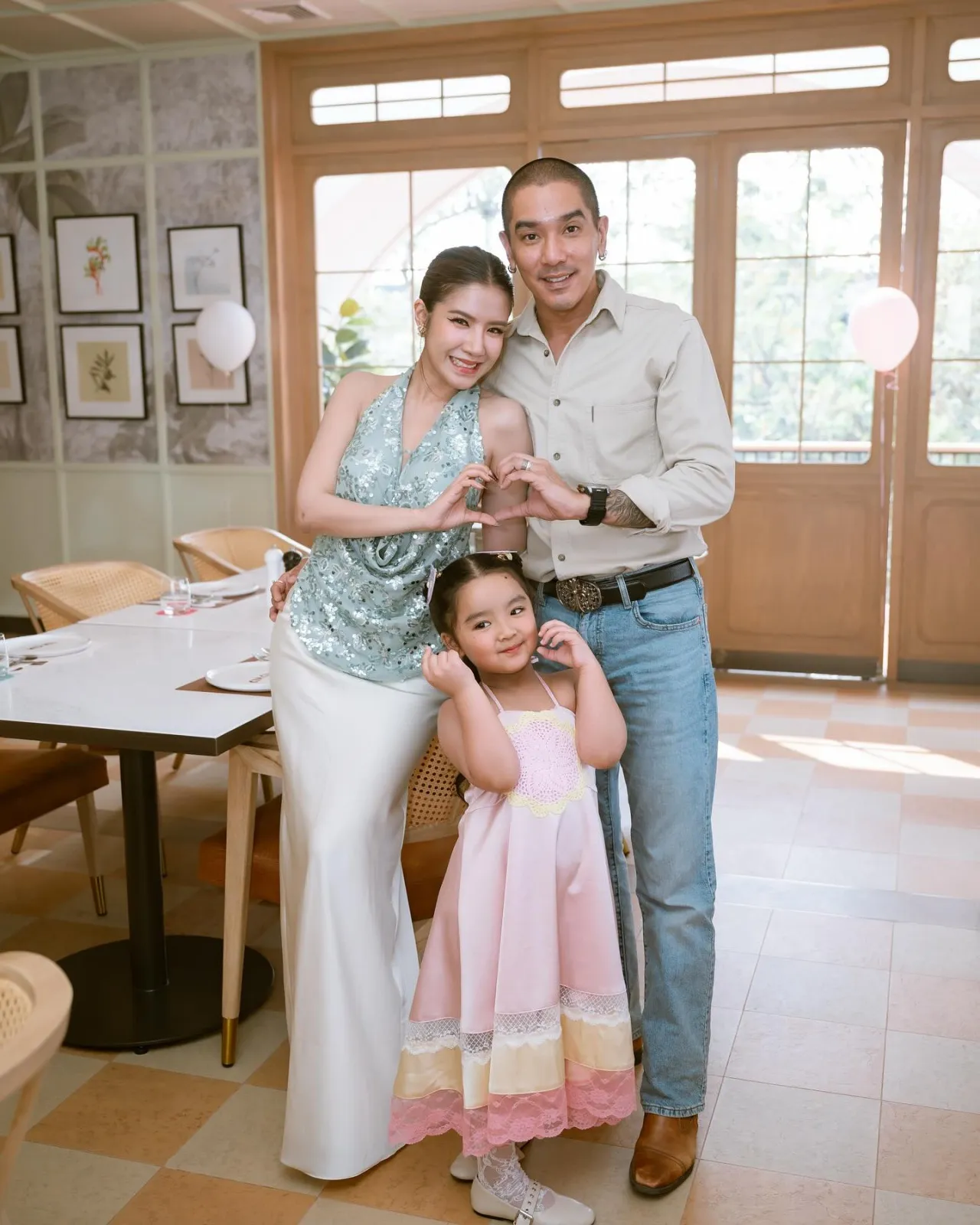 ใบเตย เผยทำไมยังอยู่กับ ดีเจแมน ทั้งที่หย่ากันแล้ว เสียอะไรก็ได้แต่จะไม่ยอมเสียครอบครัว