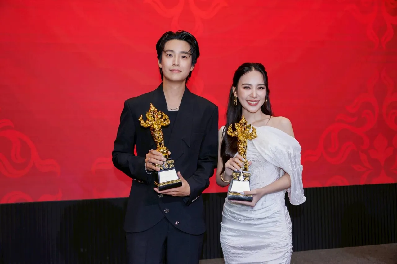 หมอเน๋ง-ญดา นำทีมรับรางวัลนักแสดงนำชายหญิงยอดเยี่ยม รางวัลพิฆเนศวร ประจำปี ๒๕๖๘