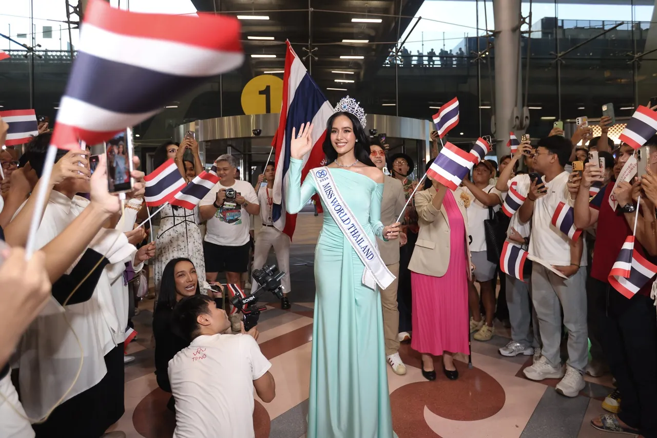 สนามบินแตก!! แฟนนางงามรอส่ง โอปอล สุชาตา ไปชิงมงฟ้า Miss World 2025 ที่อินเดีย