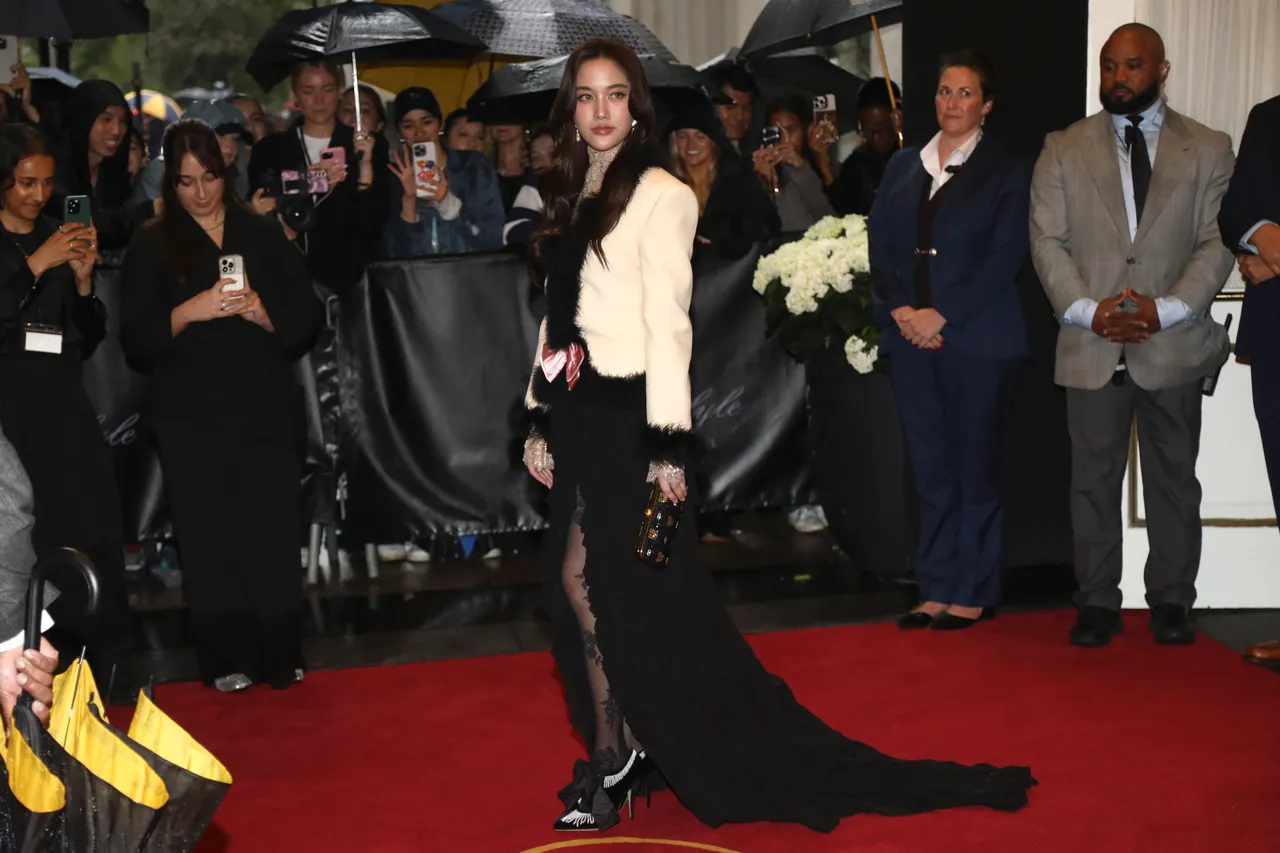 ฟรีน สโรชา สร้างประวัติศาสตร์หน้าใหม่ เป็นนักแสดงหญิงไทยคนแรกร่วมงาน Met Gala 
