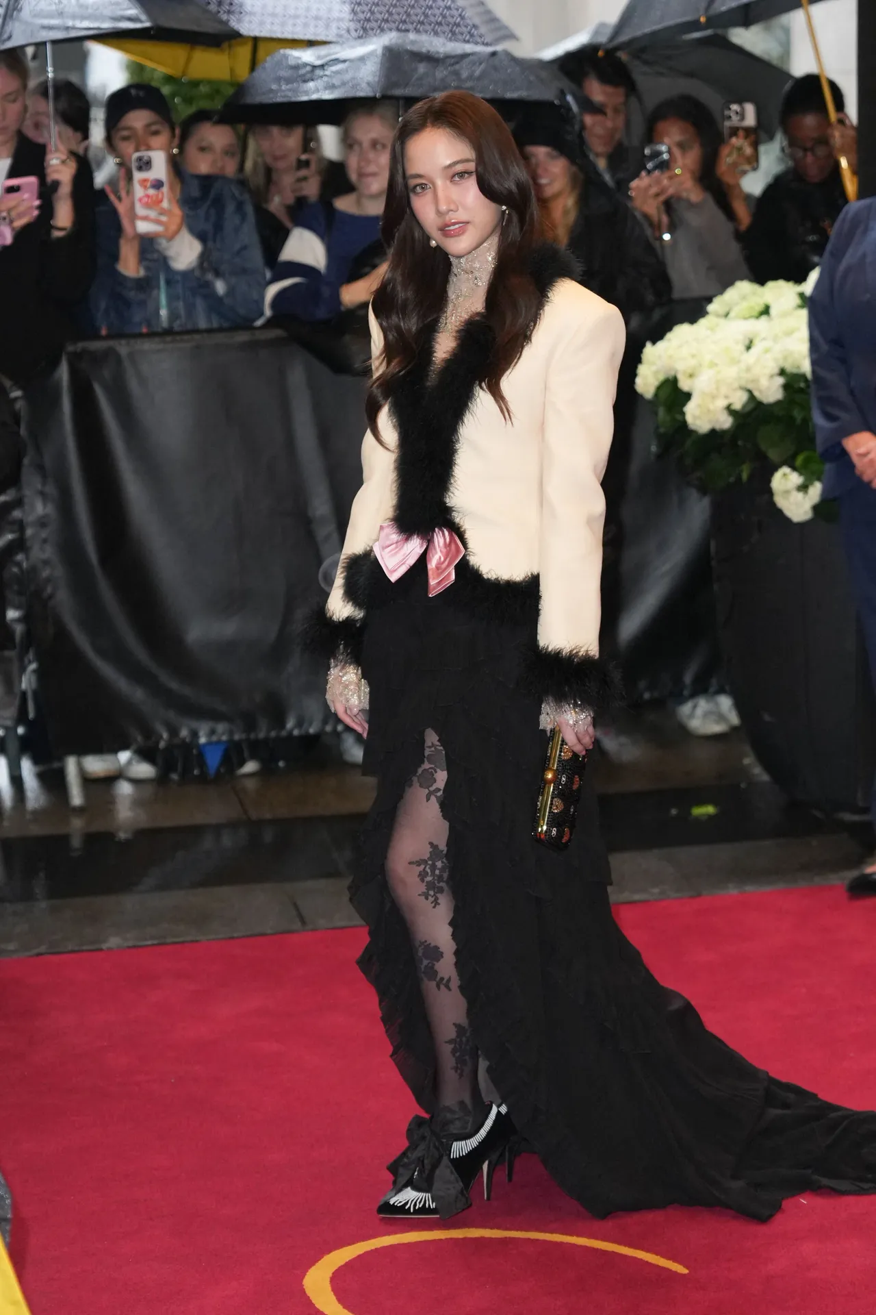 ฟรีน สโรชา สร้างประวัติศาสตร์หน้าใหม่ เป็นนักแสดงหญิงไทยคนแรกร่วมงาน Met Gala 