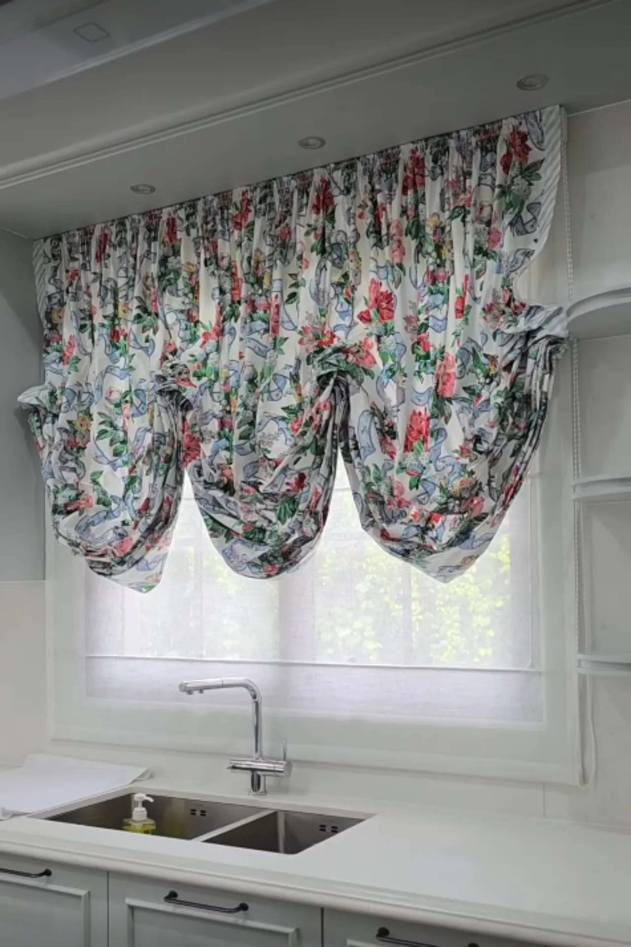  ยายหนิง เปิดภาพห้องครัวใหม่ที่เพิ่งสร้างเสร็จ แค่ผ้าม่านก็ไม่ธรรมดาแล้ว