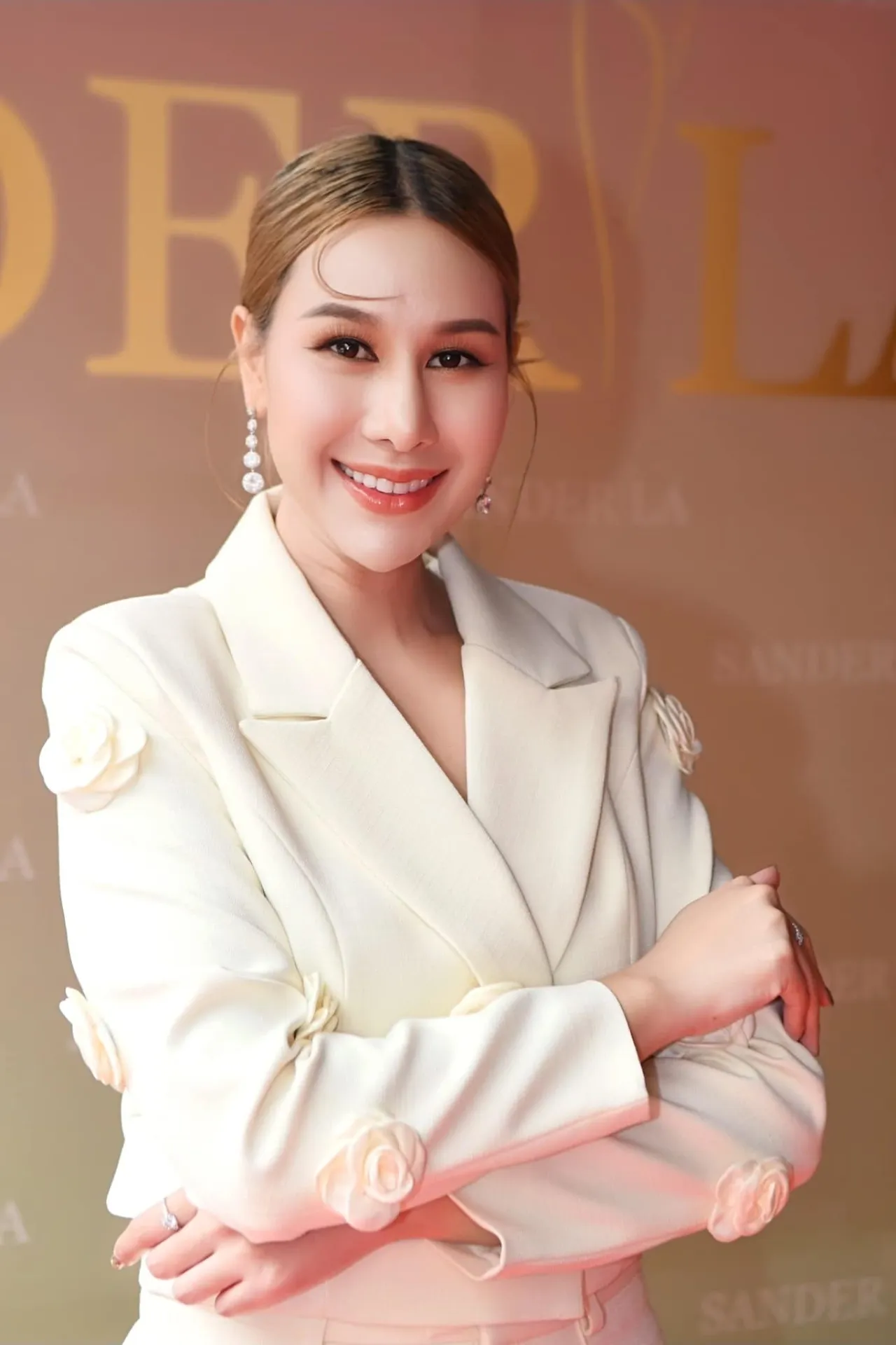 แซนวิช อดีตภรรยา เสก โลโซ โพสต์ภาพในอดีต เสกอุ้มลูกชายน้องลีออง พร้อมส่งกำลังใจ