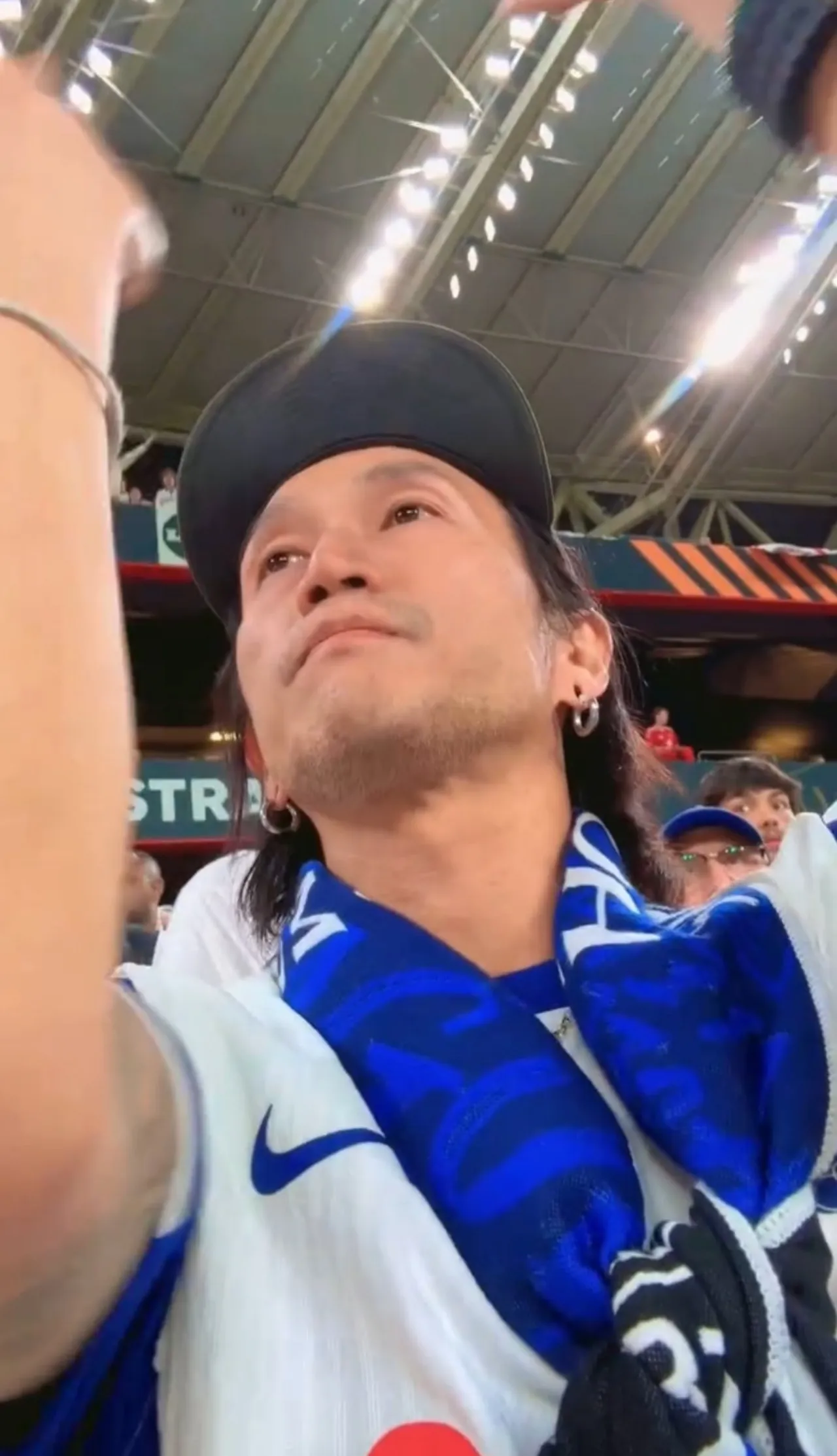 ตูน บอดี้สแลม ดีใจน้ำตาซึม ทีมรัก สเปอร์ส ชนะ แมนยูฯ ได้แชมป์ในรอบ 17 ปี