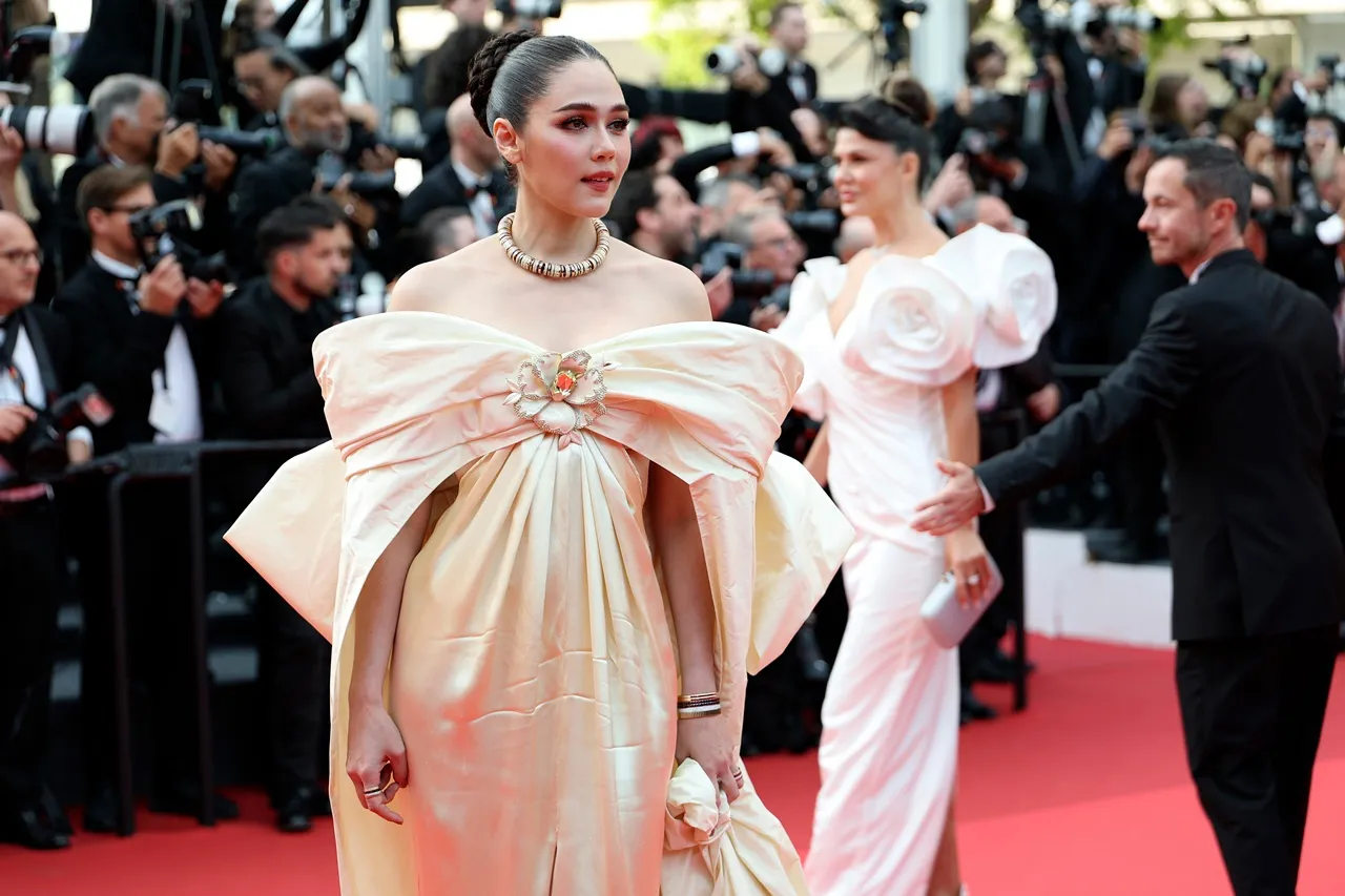 ชมพู่ อารยา ตัวมารดา สวยตะลึงส่งท้ายพรมแดงคานส์ 2025 แม่จัดเต็มไม่มีอ่อม