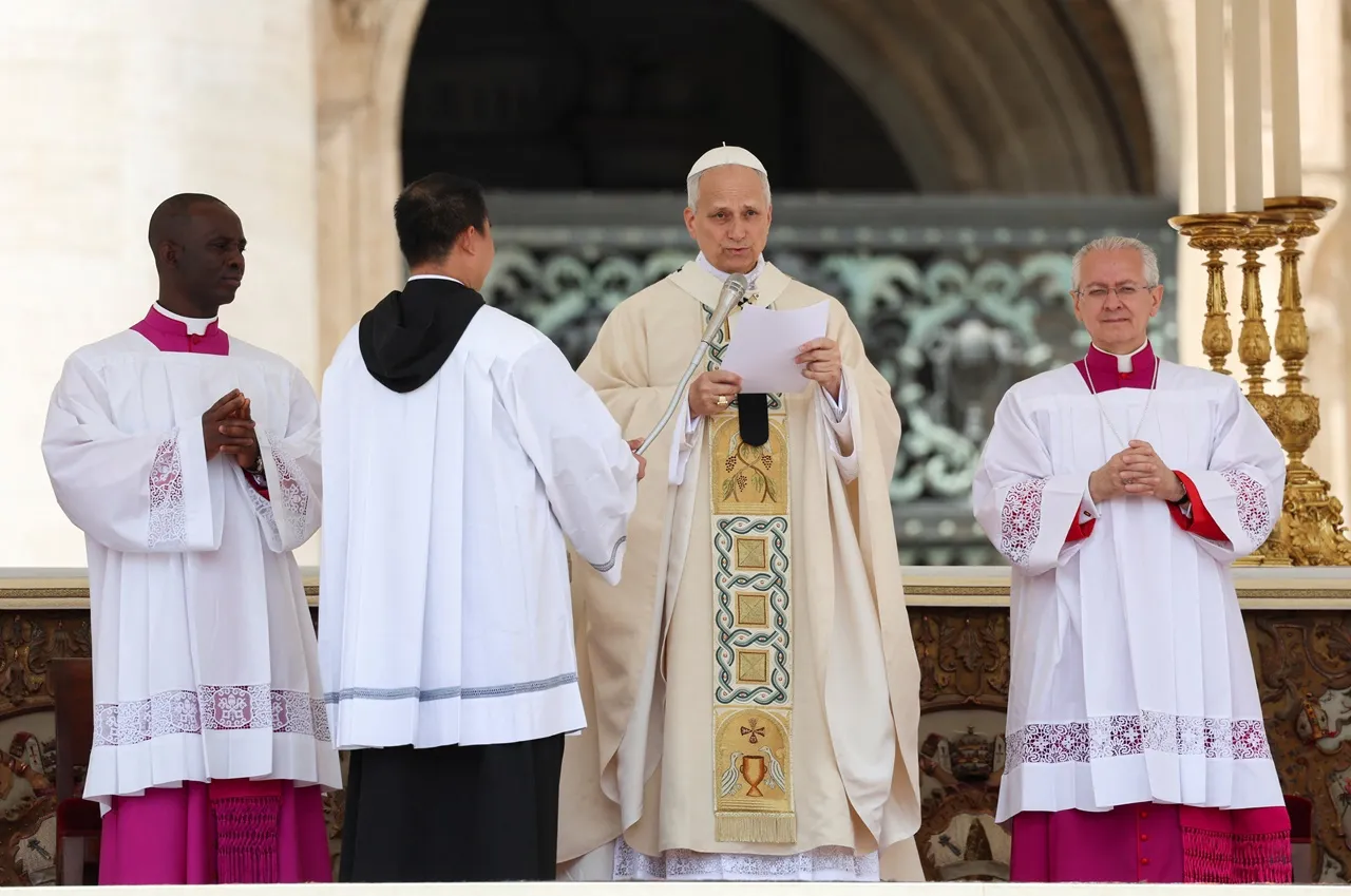 โป๊ปเลโอที่ 14 ทำพิธีมิสซารับตำแหน่งพระสันตะปาปาอย่างเป็นทางการ