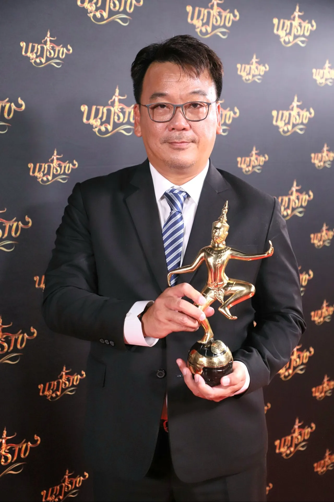 สรุปผลรางวัลนาฏราช ครั้งที่ 16 "ใบเฟิร์น" คว้านำหญิง 2 รางวัล "ชาคริต" นำชายยอดเยี่ยม