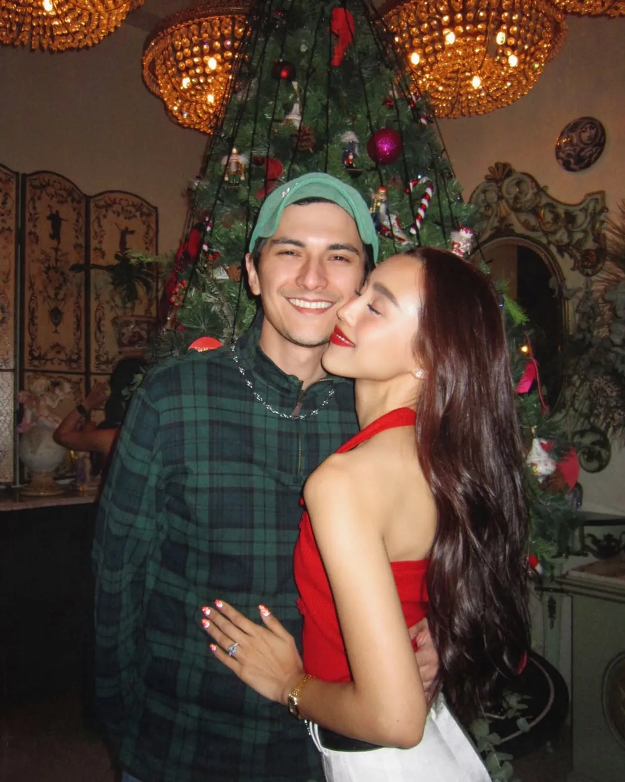 ชิน ชินวุฒิ ปกป้อง ลิลลี่ ด่ามาด่ากลับ ปมคลิปร้องไห้เครื่องบินตกหลุมอากาศ 