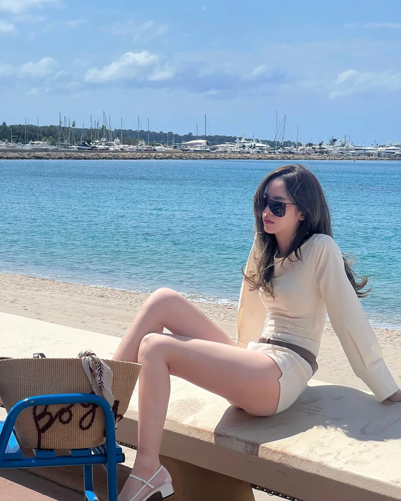 ณิชา เสิร์ฟลุคเปรี้ยวจี๊ดโชว์ขาเรียวยาว สวยสะอาดเหมือนอาบน้ำวันละ 10 รอบ