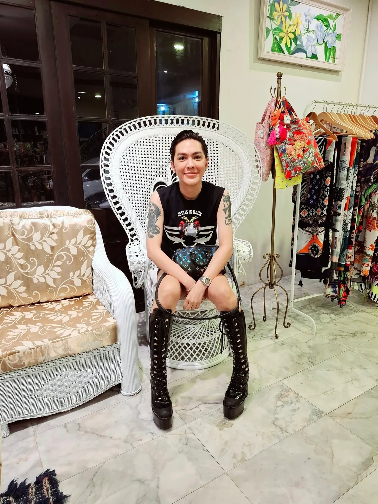 ดัง พันกร ขออภัย หลังแซวแฟนคลับให้ไปทำหน้า แต่เจอดราม่าถูกมองไปบูลลี่คนอื่น 