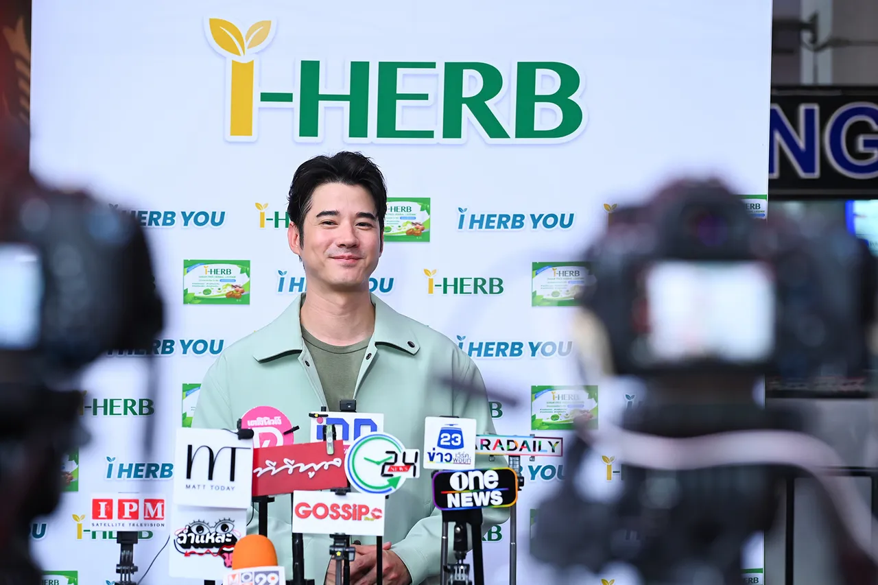 มาริโอ้ ฮอตไม่เลิก นั่งแท่นพรีเซนเตอร์ พร้อมสาดความหล่อหลอมใจแฟนๆ 