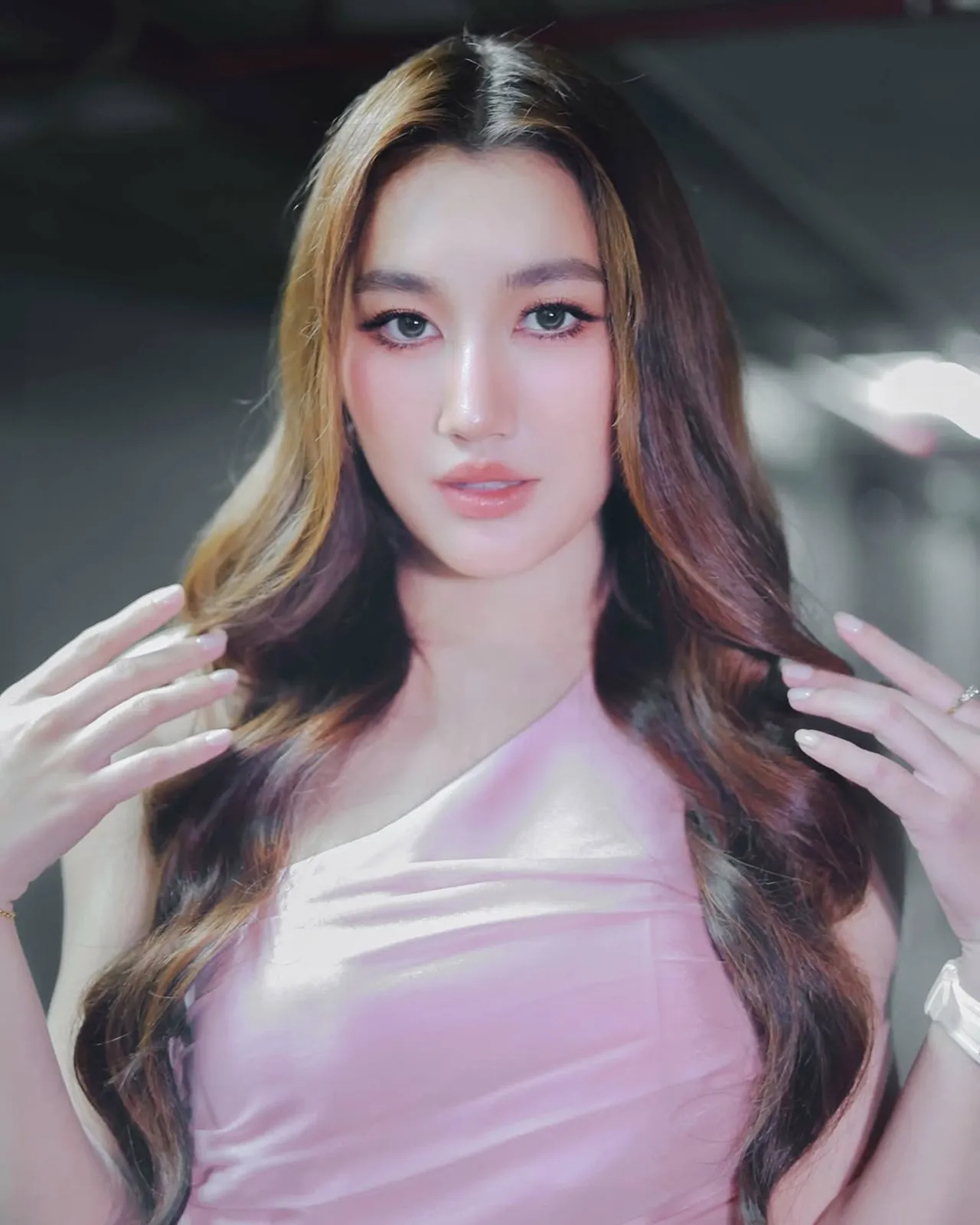 เบสท์ คำสิงห์ ถูกด่าเนรคุณ หลังประกาศเลิกยุ่งกับ พ่อสมรักษ์ ถ้าไปสร้างเรื่องอีก