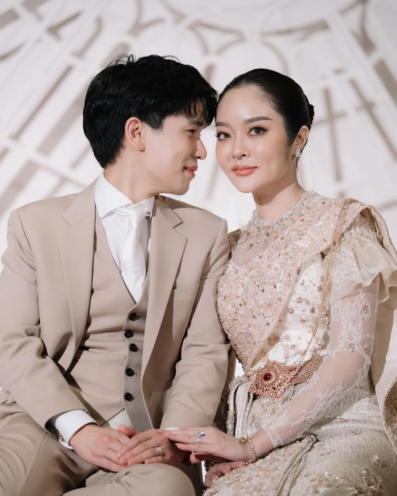 พีท กันตพร โพสต์ซึ้งถึง แก้มบุ๋ม หลังวิวาห์ 1 ปี จากใจคนที่เคยกลัวการแต่งงาน