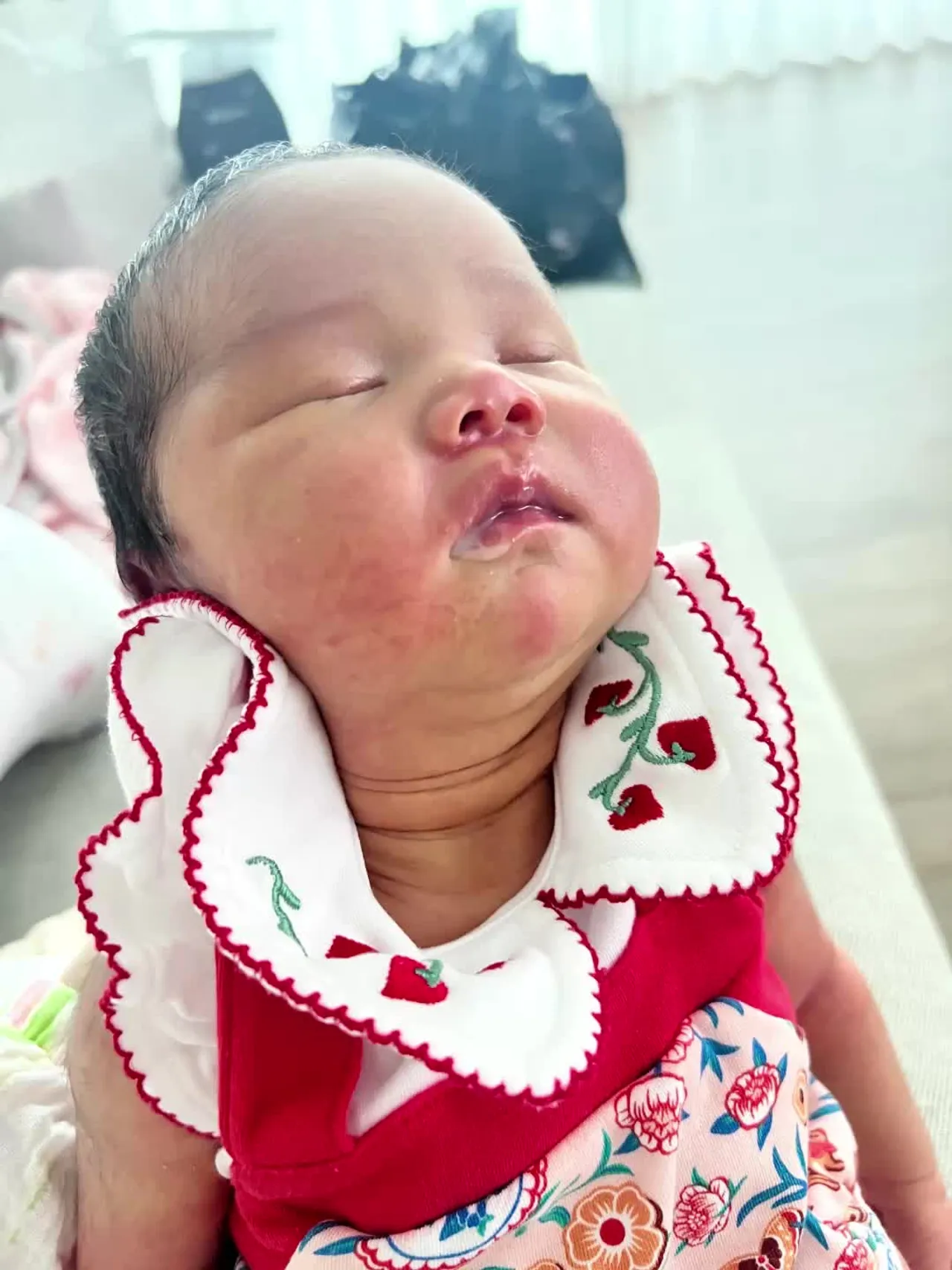 ตู่ ปิยวดี ลงคลิปเลี้ยง น้องเหมียวหมี่ ลูกสาว แต่เจอดราม่าคนแห่วิจารณ์ (คลิป)