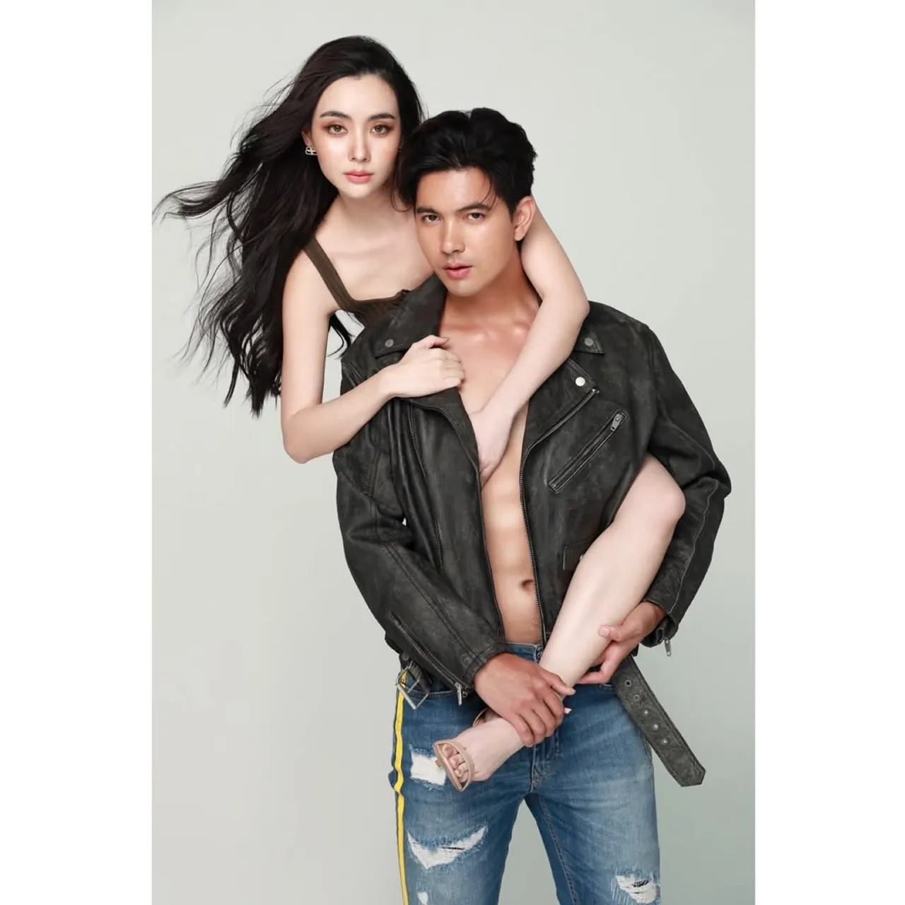 ฟังจากปาก เข้ม-มุกดา ตอบชัดหลังถ่ายแฟชั่นเซ็ตคู่พร้อมท่ายากจนเจอดราม่าแรง