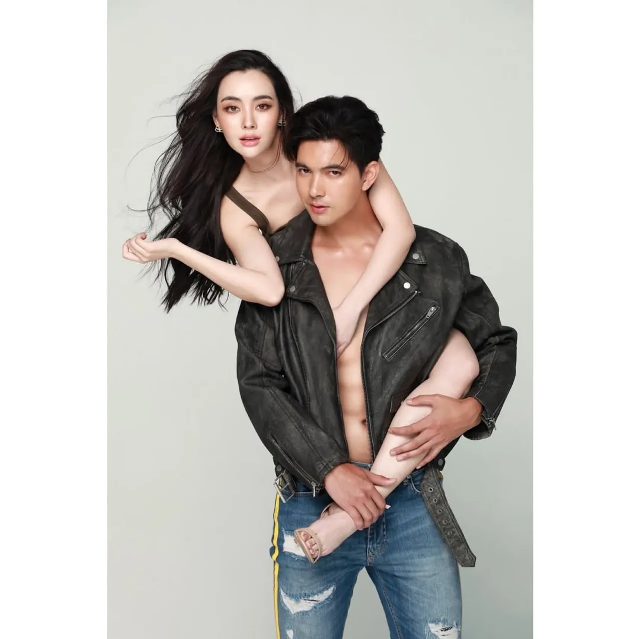 ฟังจากปาก เข้ม-มุกดา ตอบชัดหลังถ่ายแฟชั่นเซ็ตคู่พร้อมท่ายากจนเจอดราม่าแรง