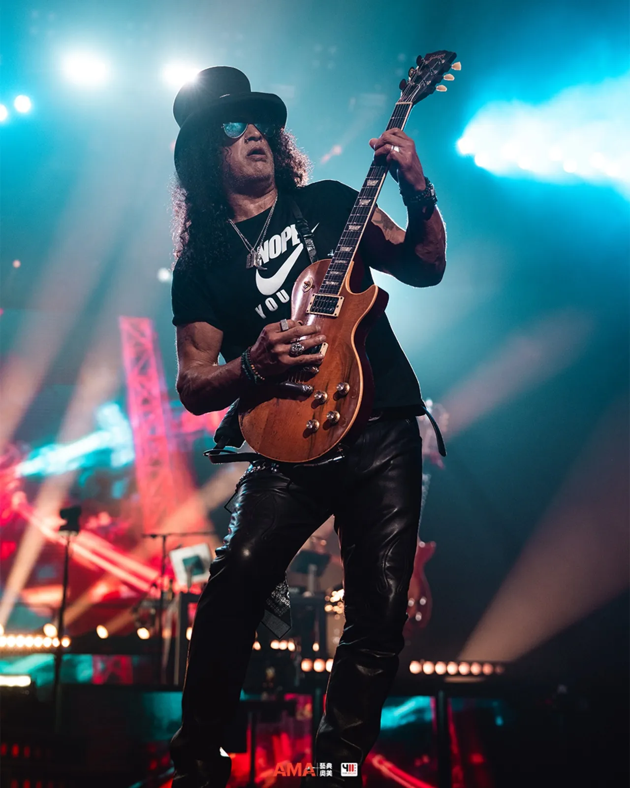 ชาวร็อกไม่ยอมพลาด รวมตัวแน่นธันเดอร์โดม-ต้อนรับตัวพ่อ กันส์ แอนด์ โรสเซส ชมโชว์สุดเดือด