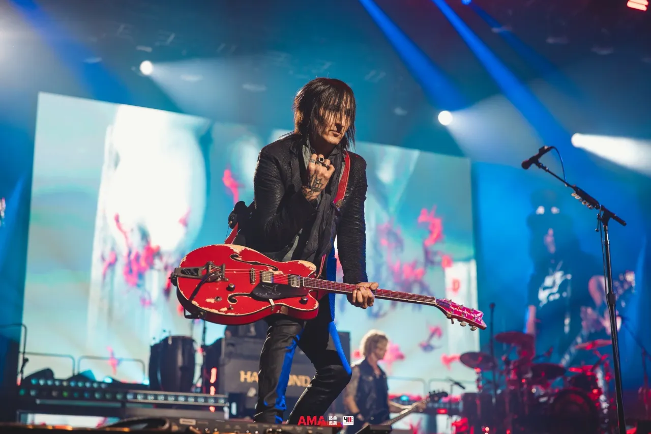 ชาวร็อกไม่ยอมพลาด รวมตัวแน่นธันเดอร์โดม-ต้อนรับตัวพ่อ กันส์ แอนด์ โรสเซส ชมโชว์สุดเดือด