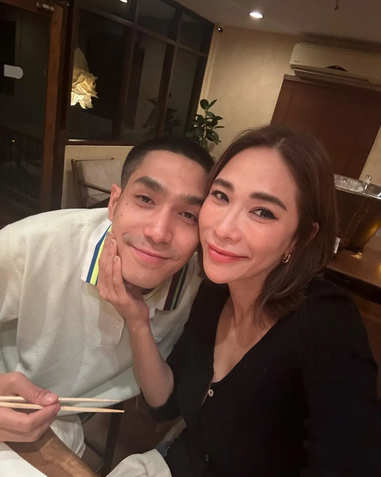 ย้อนเส้นทางรัก พลอย เฌอมาลย์-โต้ง ทูพี เหมือนจะจบเงียบๆ แต่สุดท้ายสะเทือนวงการ (คลิป)