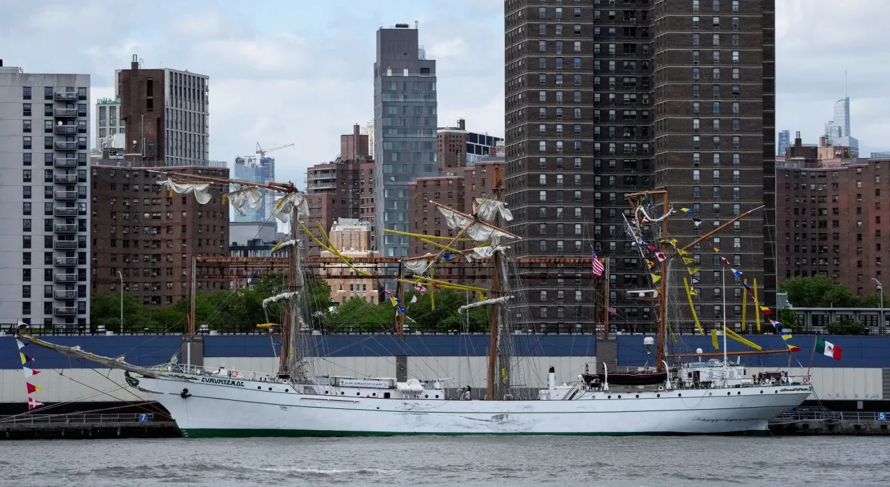ประมวลเหตุเรือกองทัพเม็กซิโกชนสะพานบรูคลิน พราก 2 ชีวิตไม่มีวันกลับ