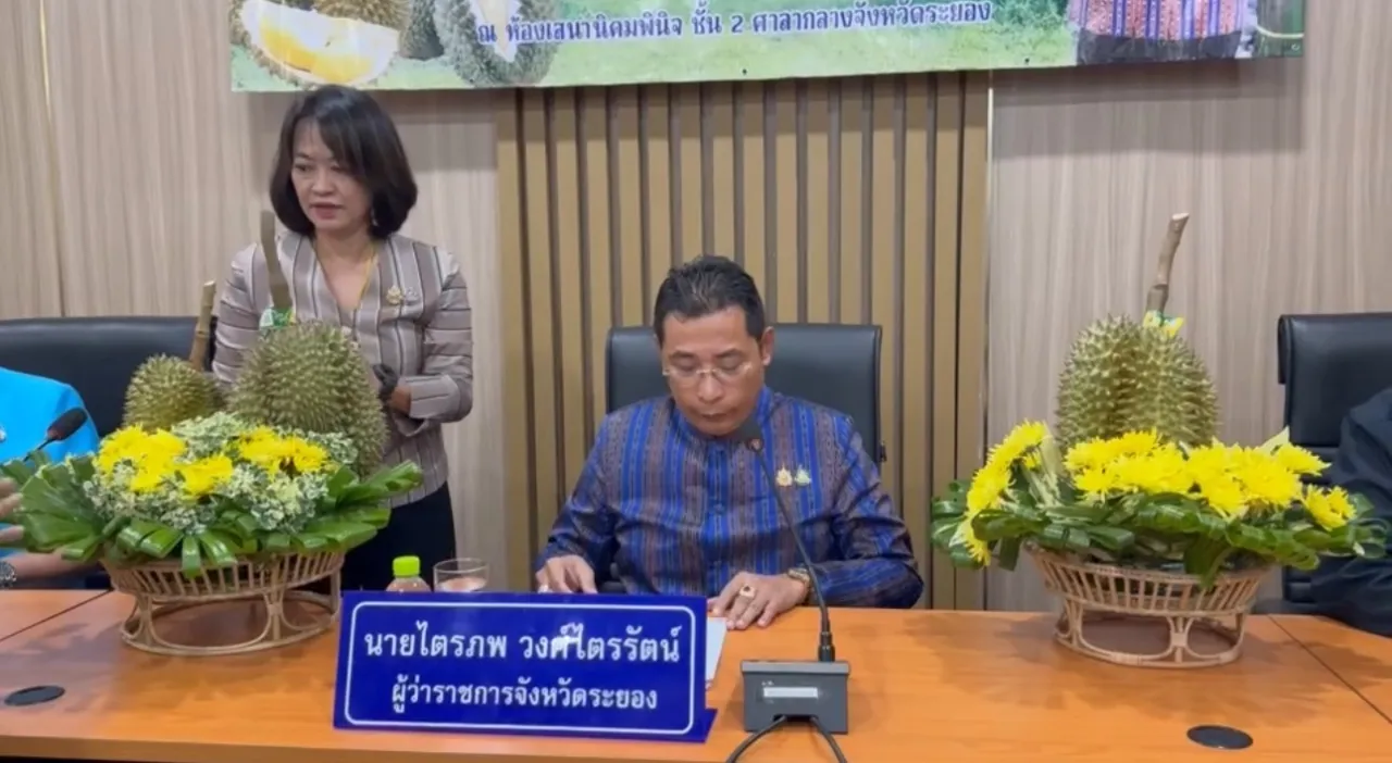 ผู้ว่าฯ ระยอง สั่งสอบปมนายทุนถมที่สูงมิดหลังคาบ้าน กังขาผู้นำพื้นที่ไม่รู้ไม่เห็น