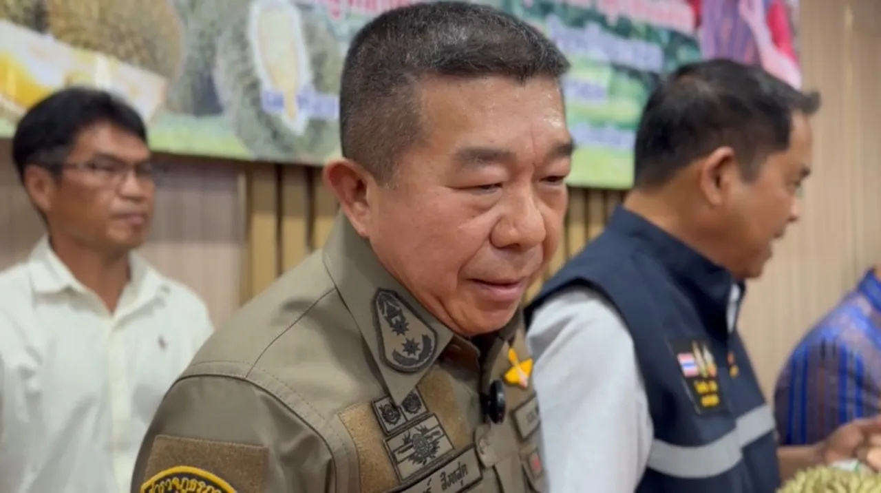 ผู้ว่าฯ ระยอง สั่งสอบปมนายทุนถมที่สูงมิดหลังคาบ้าน กังขาผู้นำพื้นที่ไม่รู้ไม่เห็น