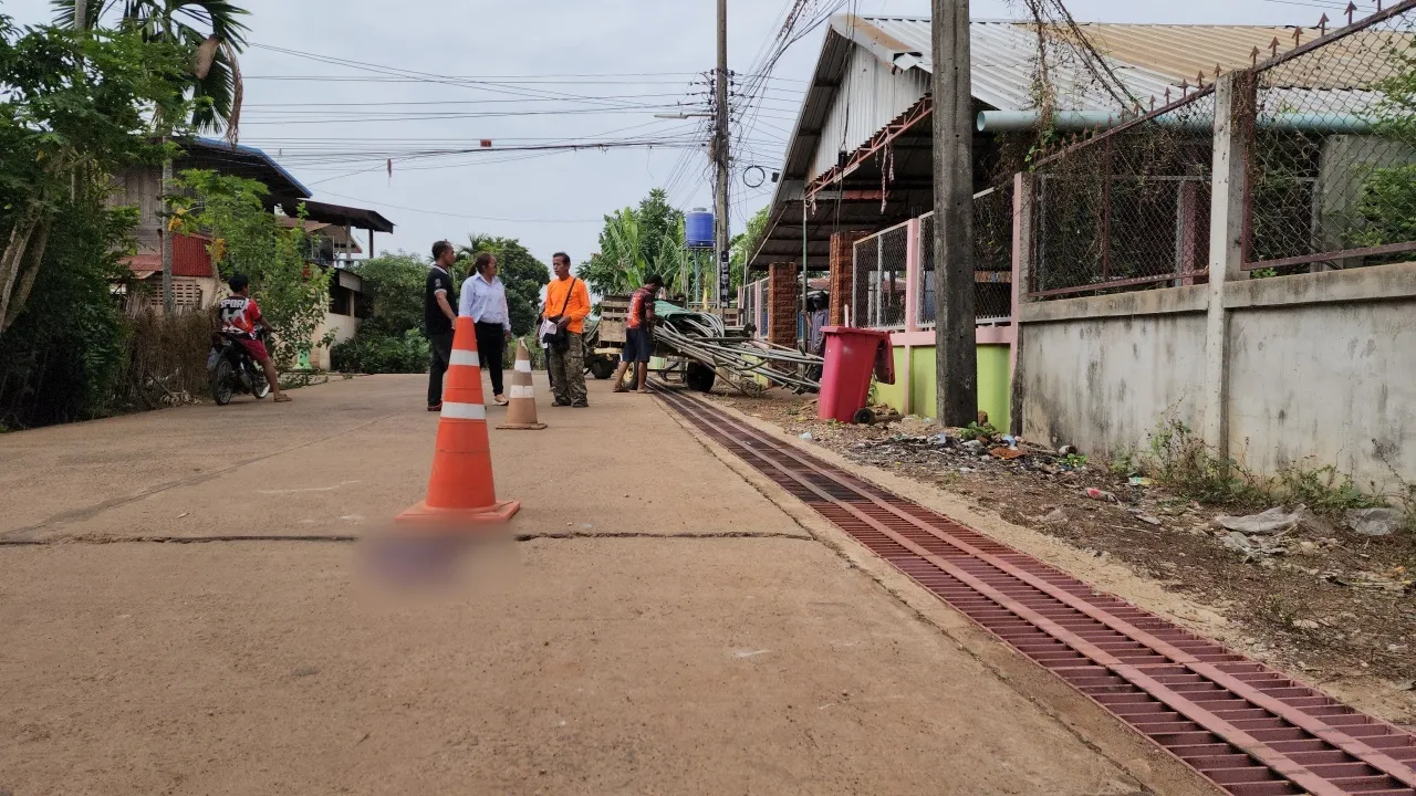 รัวสนั่นหน้าศาลาหมู่บ้าน คนร้ายควงปืนกระหน่ำยิงใส่วัยรุ่น ดับ 1 สาหัส 1 5 รัวสนั่น