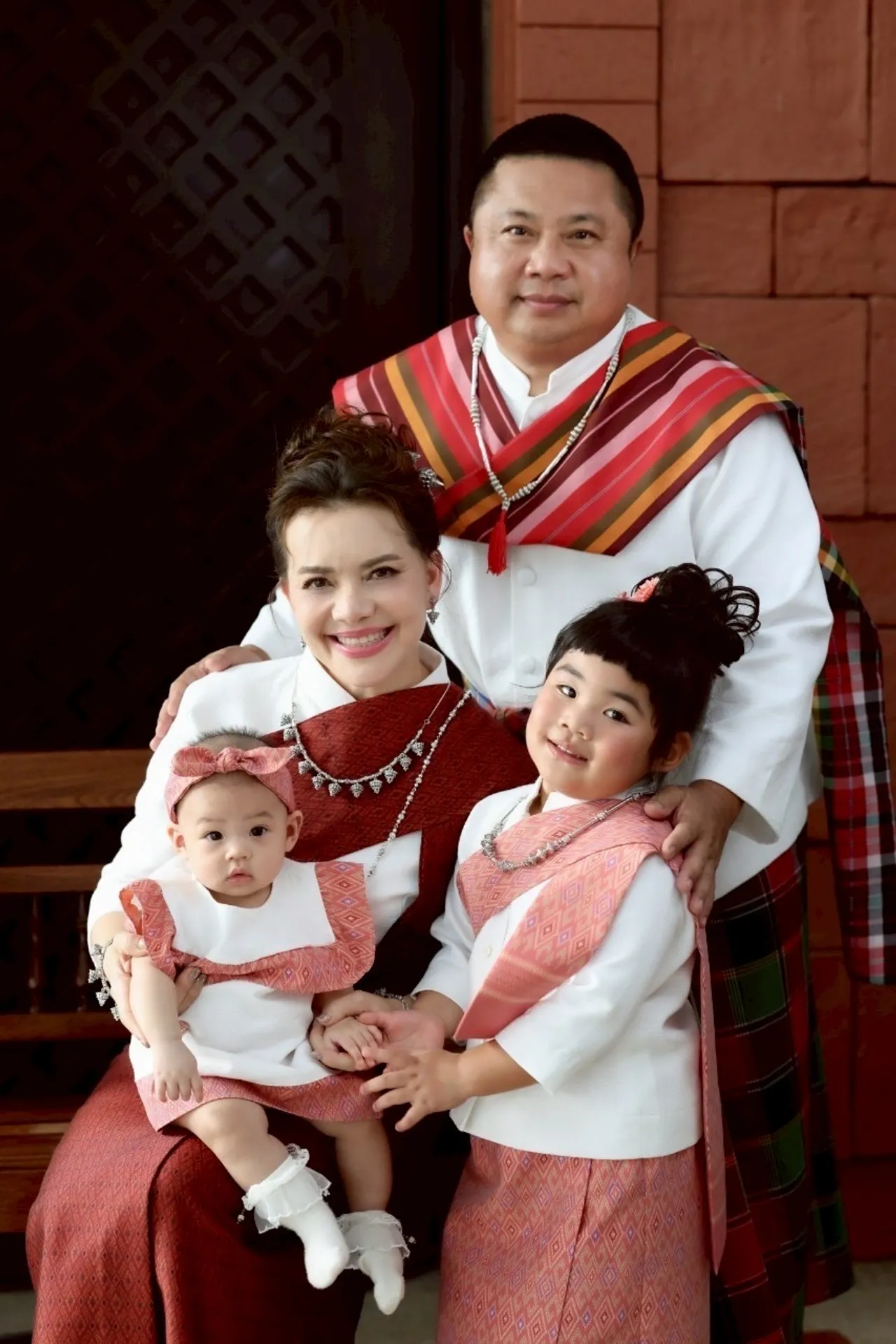 เซอร์ไพรส์ หนูแหม่ม-บ๊อบบี้ เปิดตัวน้องอลิส ลูกบุญธรรมอีกคน น่ารักน่าเอ็นดู