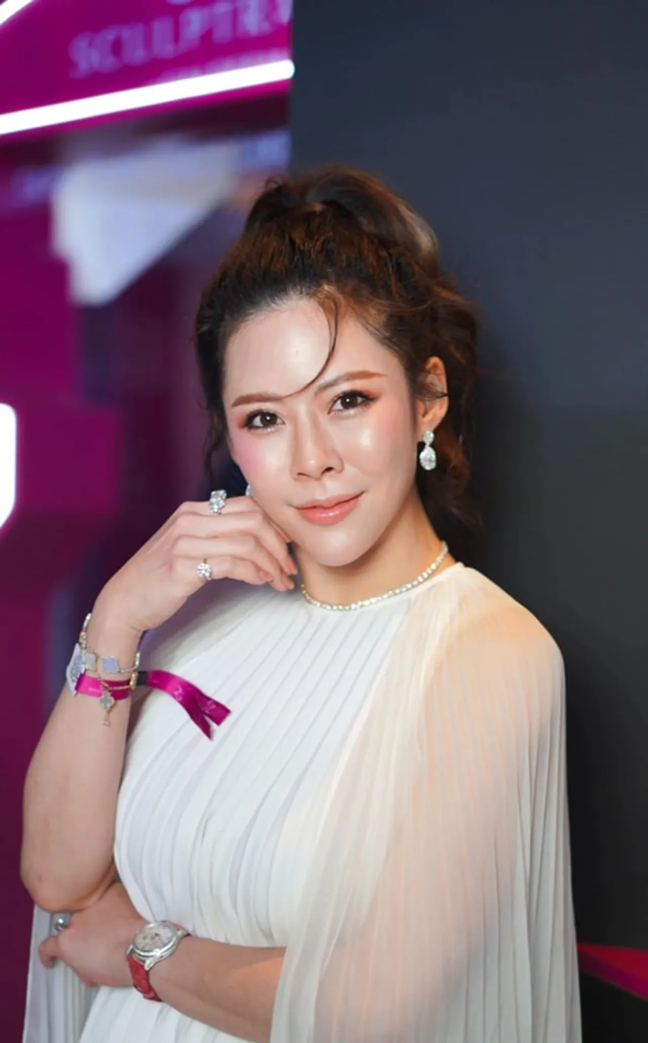 หมอของขวัญ เล่า โตโน่ ออกอีเวนต์ ค่าตัวสูง แต่งตัวไม่ตรงธีม หนีนักข่าวกลับก่อน