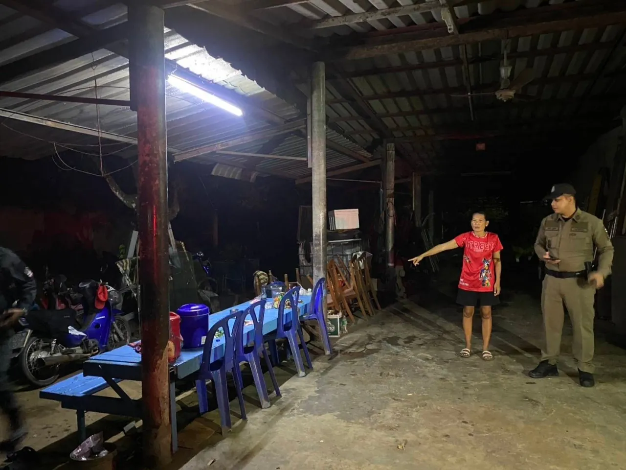  คนร้ายยิงกลุ่มชาวบ้าน เจ็บ 6 ราย ขณะล้อมวงกินข้าวที่ อ.แว้ง นราธิวาส