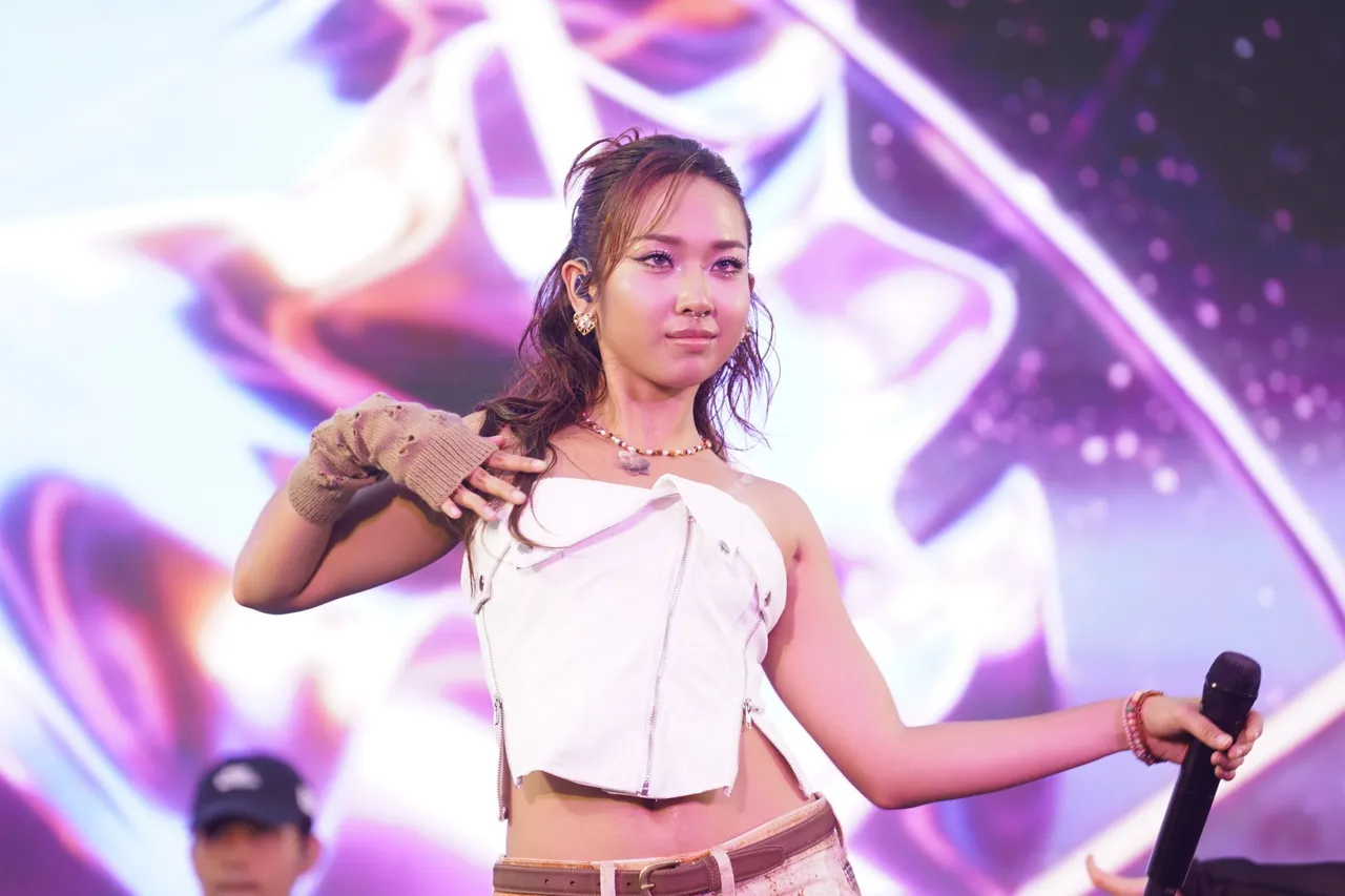 ลีน่า-หมิว จับคู่สวยหวาน แปลงโฉมเป็นนางสงกรานต์ สืบสานวัฒนธรรมประเพณีไทย